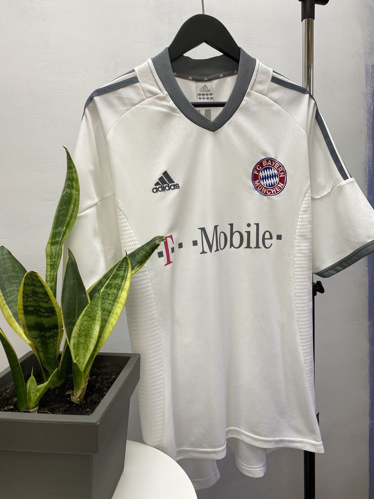Adidas × Vintage Adidas Bayern Munich 2002 2004 Away Soccer Football Jersey Size US XL / EU 56 / 4 - 3 Thumbnail