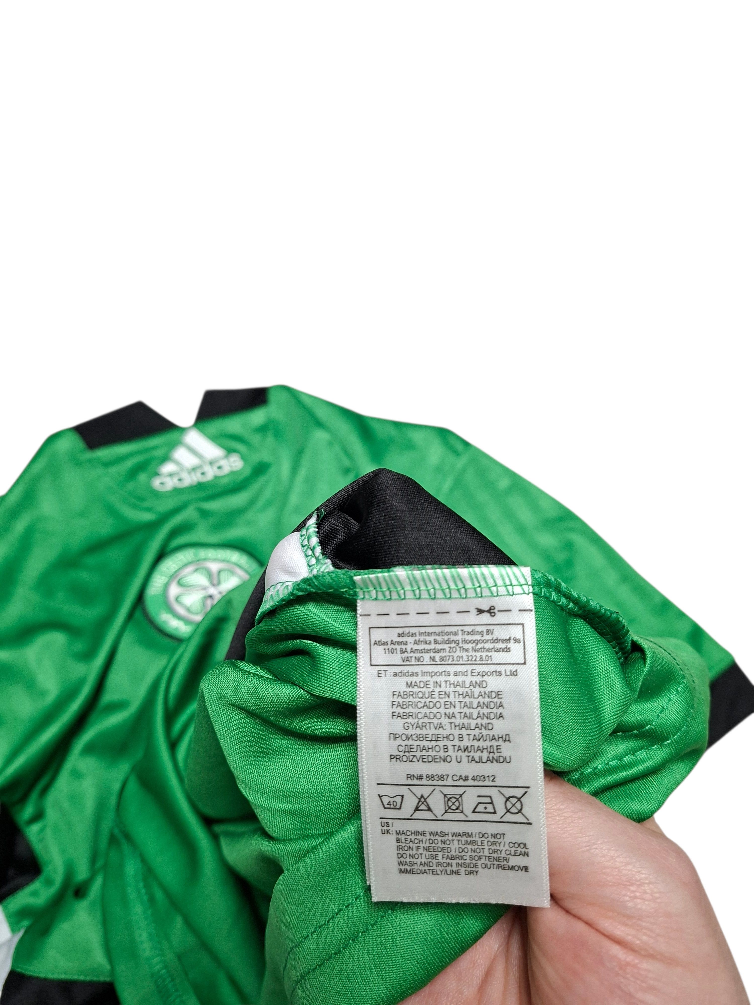 Adidas CELTIC CLASGOW ADIDAS VINTAGE RARE SOCCER JERSEY Size US M / EU 48-50 / 2 - 5 Thumbnail