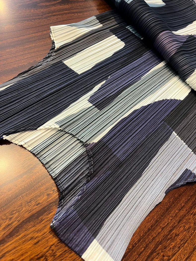 Issey Miyake Issey Miyake size:2 A blue, black and purple pleated dress Size XS / US 0-2 / IT 36-38 - 2 Thumbnail