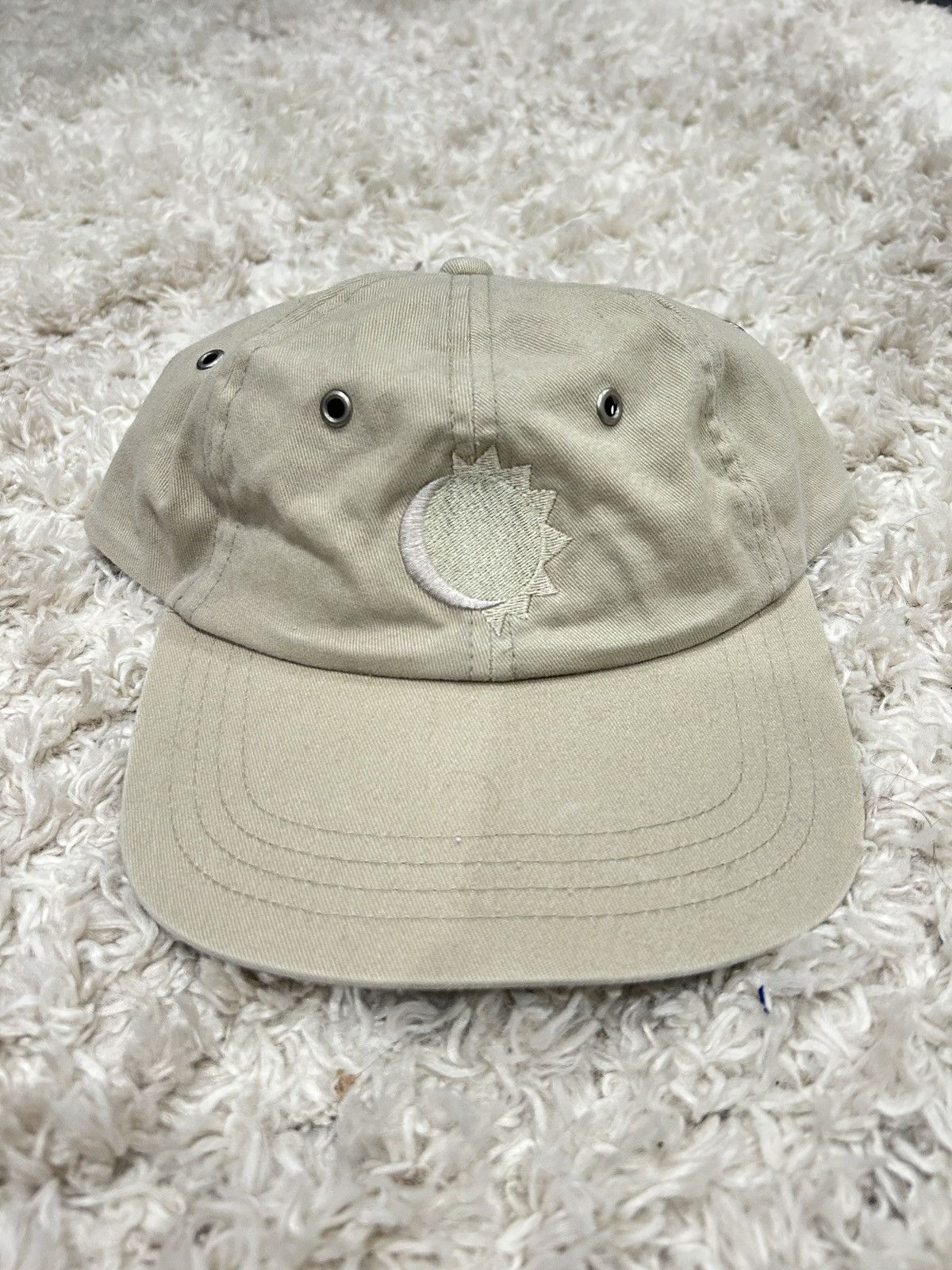 Vintage Marlboro 6 Panel Hat Size ONE SIZE - 1 Thumbnail