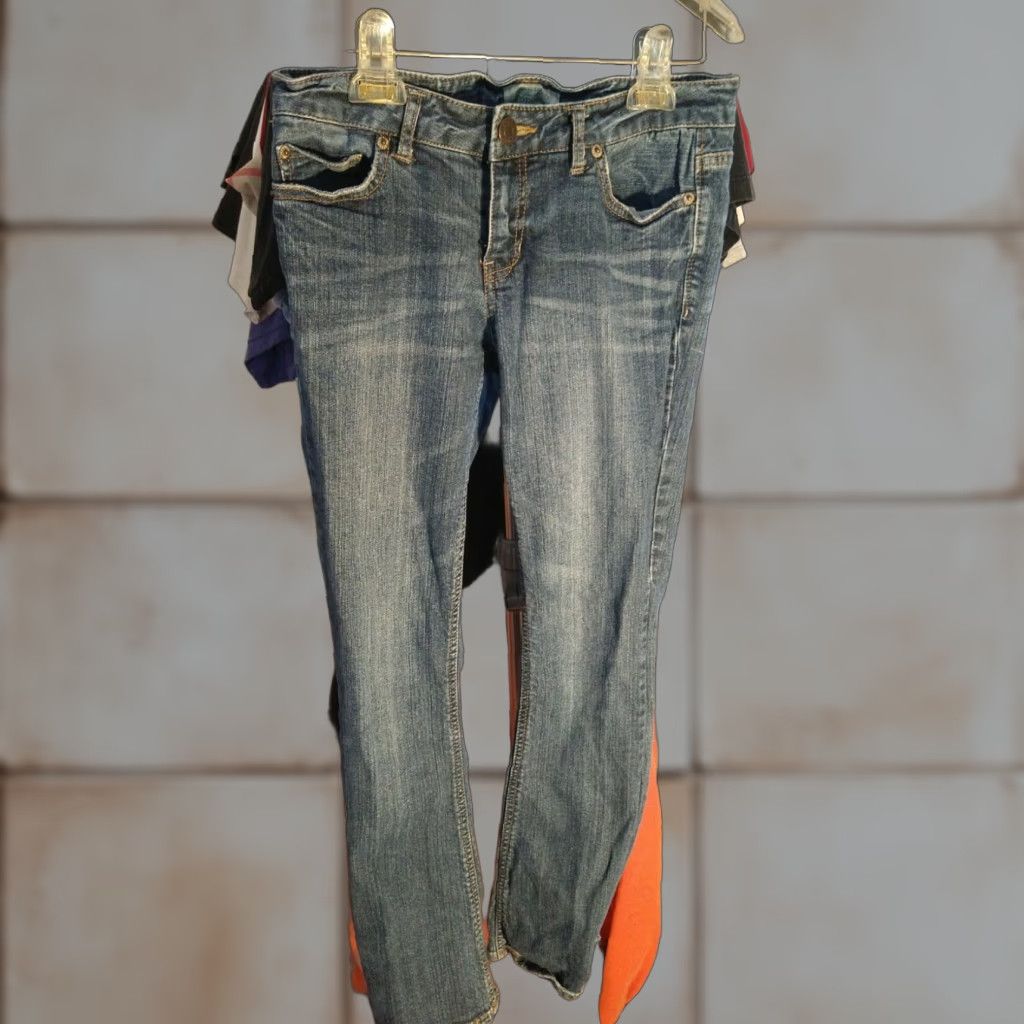 Aeropostale VINTAGE Aeropostale Women's Jeans Hailey Flare Size 3/4 Short Jeans Womens Flared Blue 4 Size 27" / US 4 / IT 40 - 1 Thumbnail