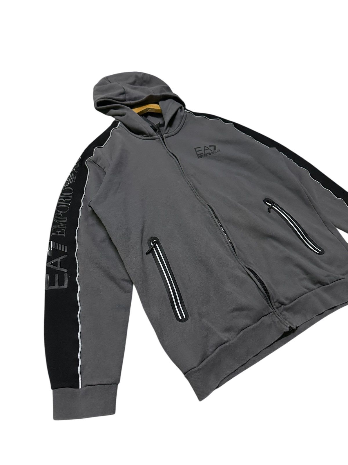 Emporio Armani Emporio Armani EA7 men’s athletic colour block zipper hoodie Size US XXL / EU 58 / 5 - 3 Thumbnail