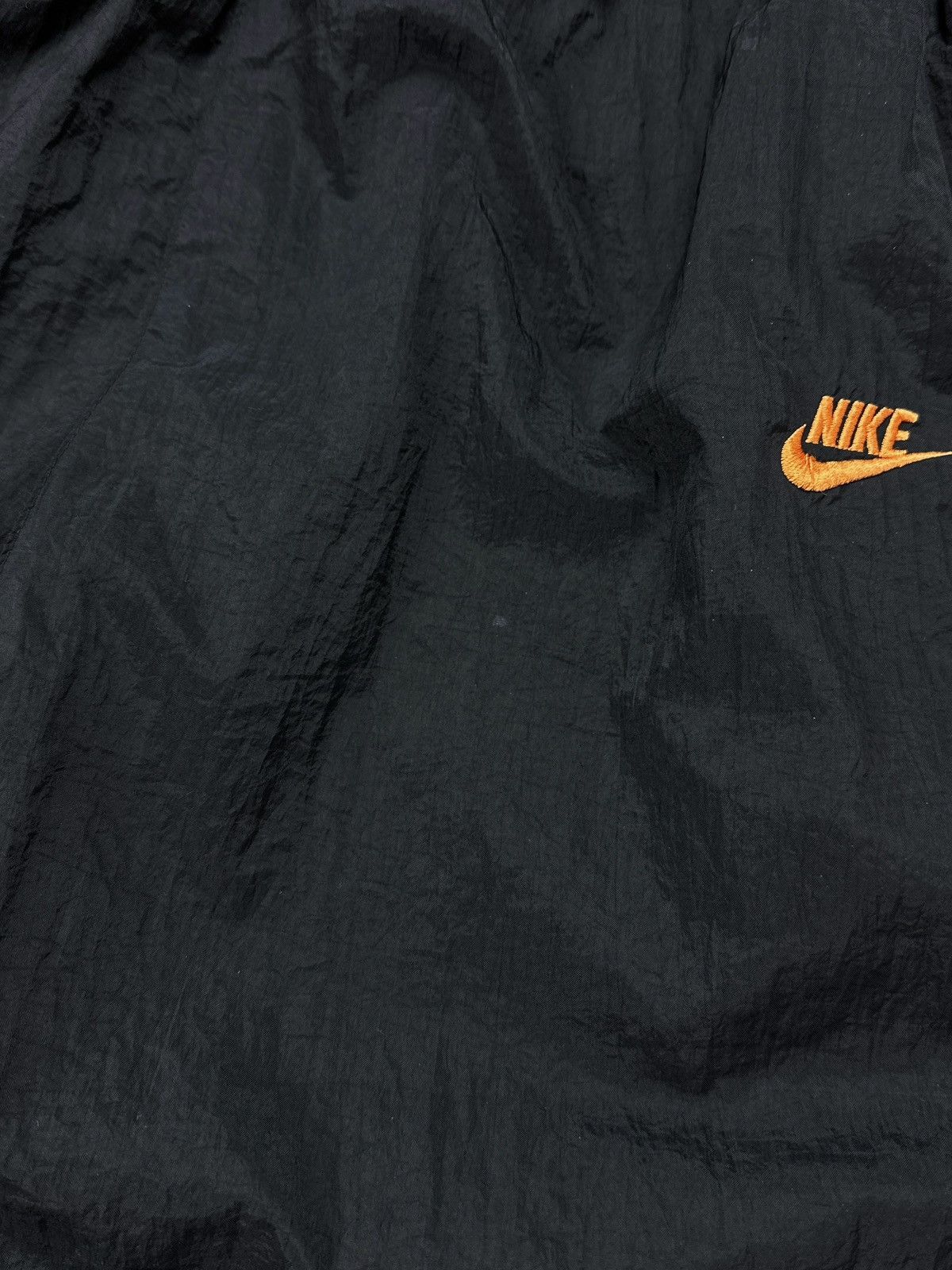 Nike Vintage 80’s Nike Nylon Track Pants Joggers Black Retro Y2K Size US 34 / EU 50 - 8 Thumbnail