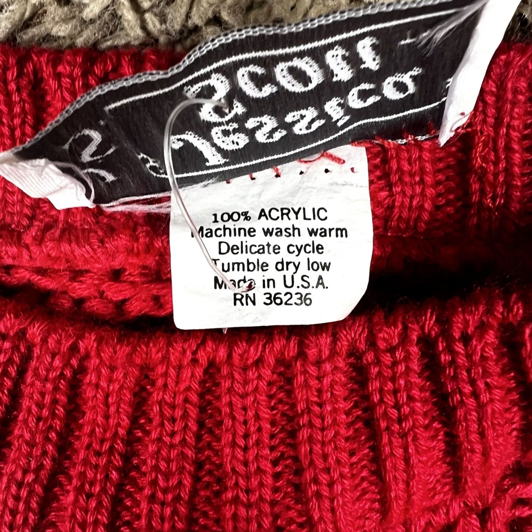 Vintage VINTAGE 90s Red Cable Knit Sweater Vest Womens Small Pullover Wool? No—Acrylic Jessica Scott Size S / US 4 / IT 40 - 7 Thumbnail