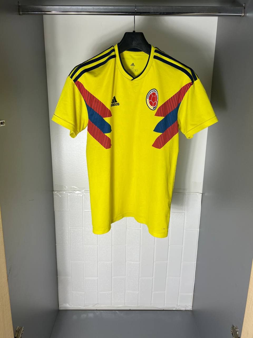 Adidas VINTAGE ADIDAS COLUMBIA RETRO SOCCER JERSE BLOKE Y2K Size US M / EU 48-50 / 2 - 1 Thumbnail