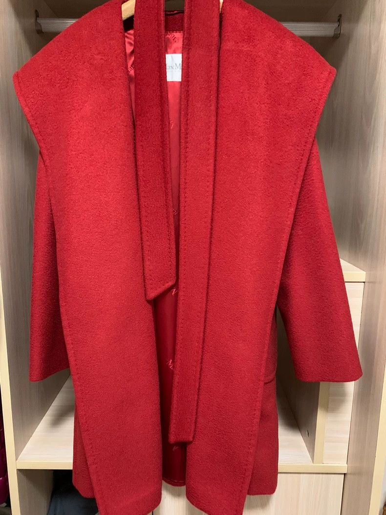 Max Mara Max Mara Rialto coat bathrobe style with hat lace style Size L / US 10 / IT 46 - 8 Thumbnail