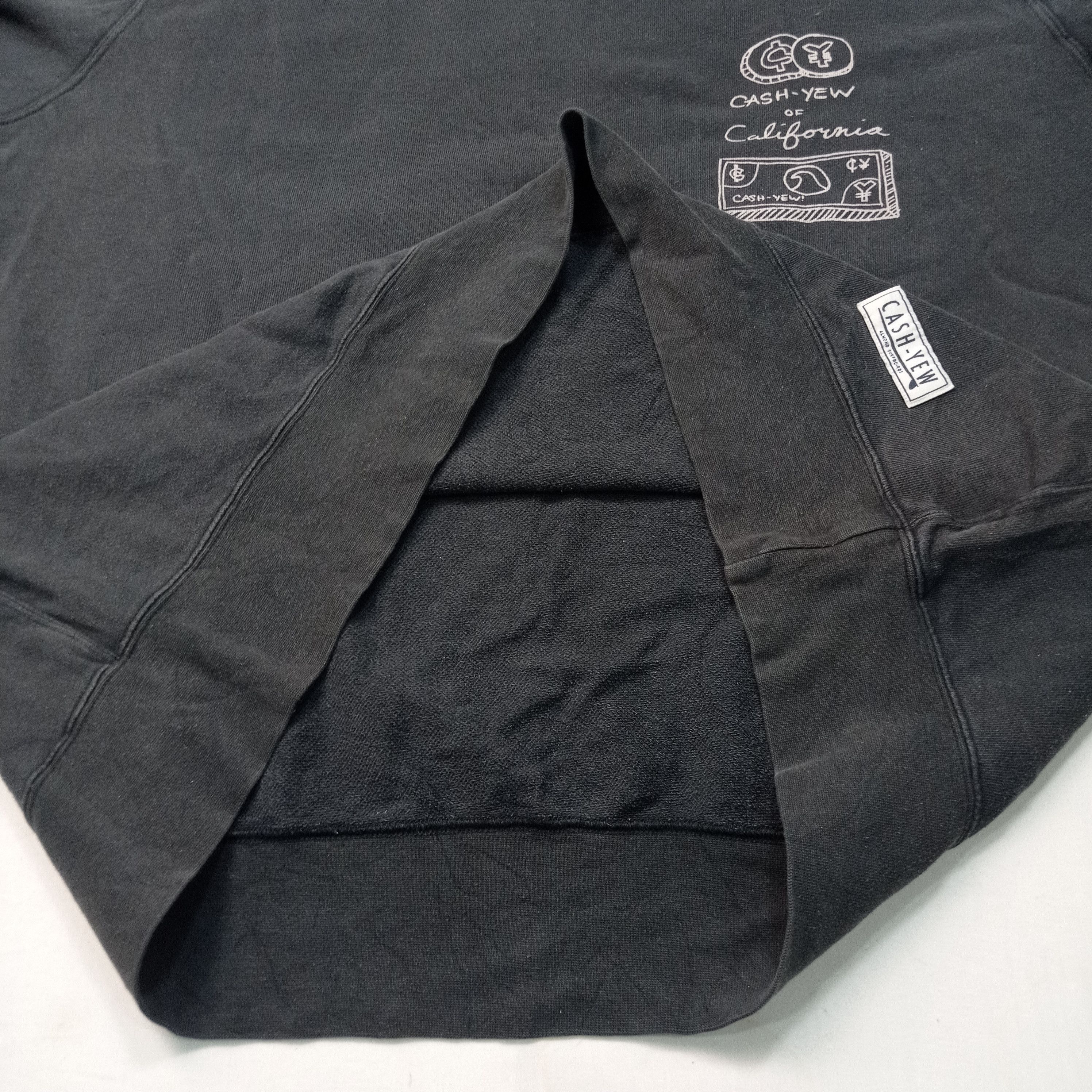 Uniqlo Uniqlo Almond Surfboards Sweatshirt Size US XL / EU 56 / 4 - 5 Thumbnail