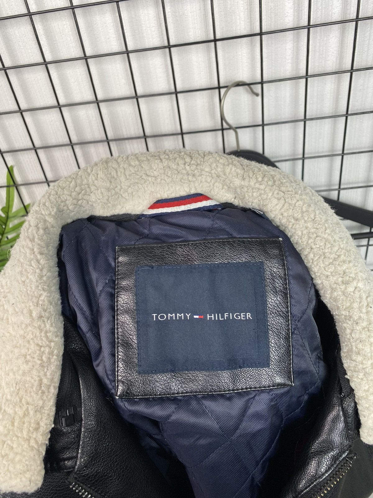 Tommy Hilfiger Rare Tommy Hilfiger Aviator Top Gun jacket Faux leather L Size US L / EU 52-54 / 3 - 19 Thumbnail