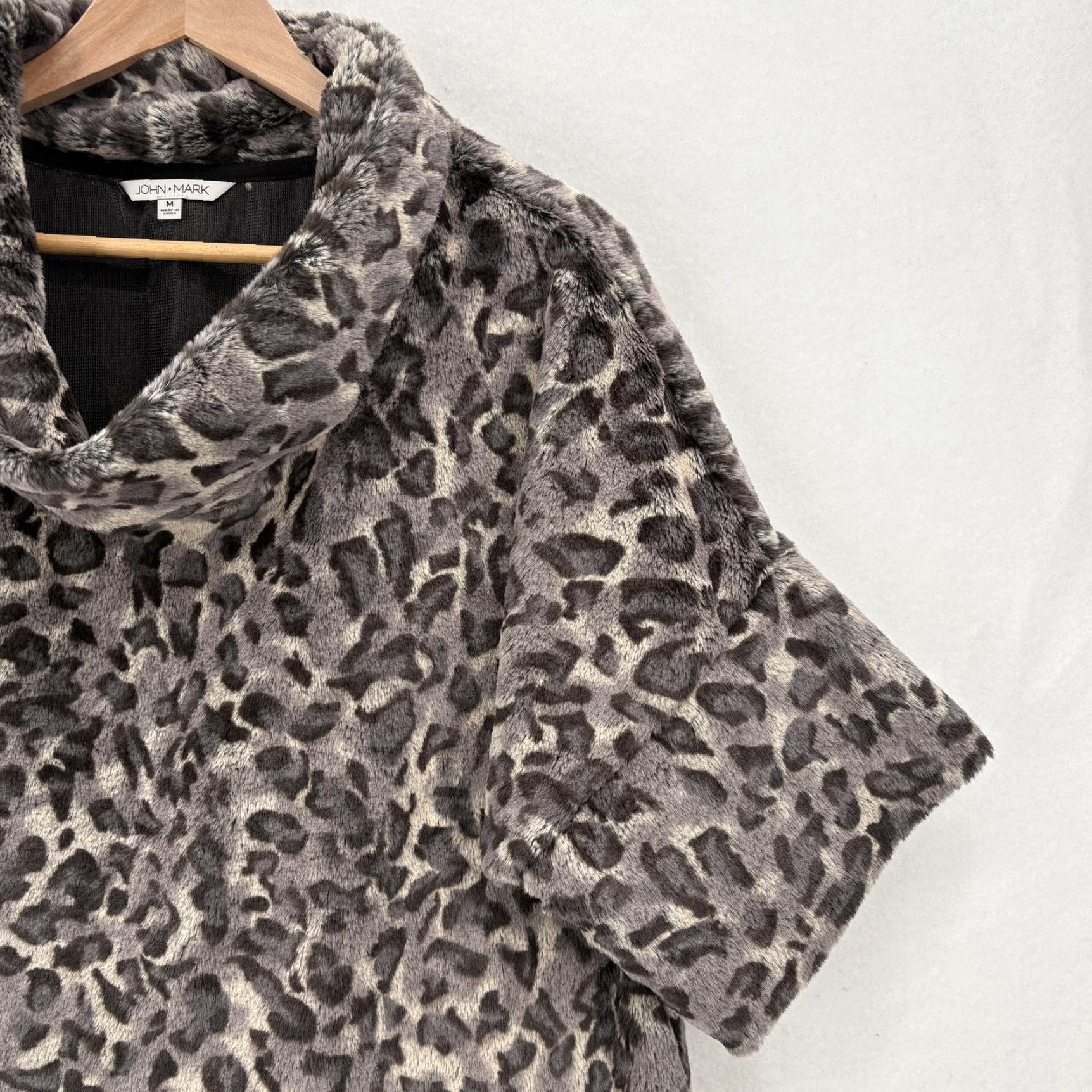 Vintage VINTAGE John Mark Sweater Womens Medium Gray Faux Fur Leopard Cowl Neck Collared Soft Size M / US 6-8 / IT 42-44 - 2 Thumbnail