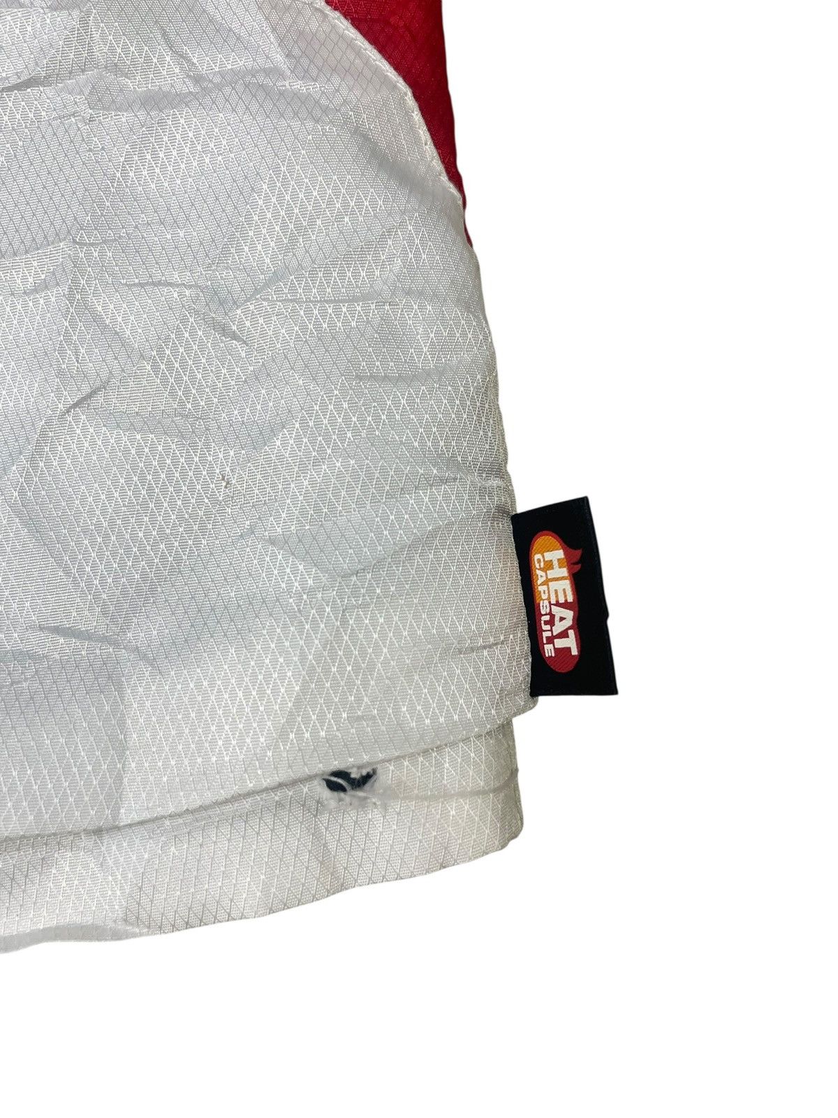 Japanese Brand Vintage Yonex Heat Capsule Windbreaker Jacket Size US L / EU 52-54 / 3 - 9 Thumbnail