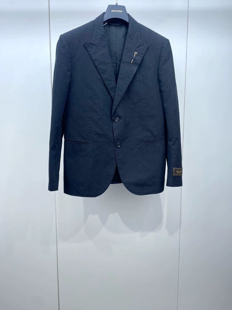 Louis Vuitton Louis Vuitton Embossed Logo Pin blazer 2504-Nextarrow Size 52R - 1 Thumbnail