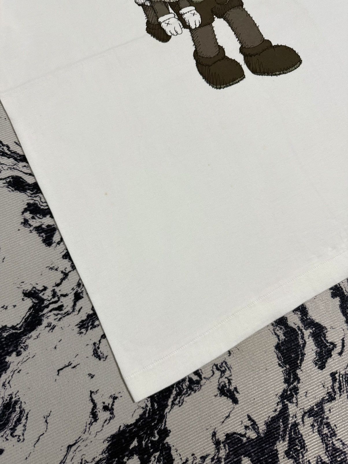 Kaws Uniqlo x kaws t shirt Size US M / EU 48-50 / 2 - 3 Thumbnail