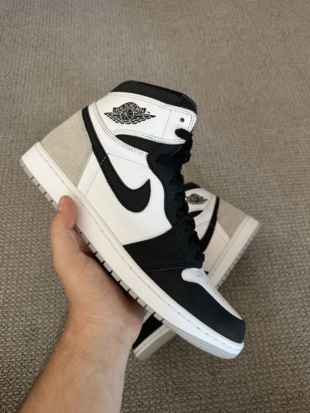 Nike Jordan 1 Bleached Coral Size US 11 / EU 44 - 8 Thumbnail