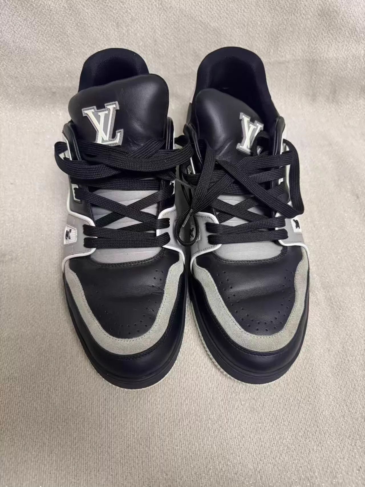 Louis Vuitton Black High-Top Sneakers with Silver Accents Size US 9 / EU 42 - 1 Thumbnail