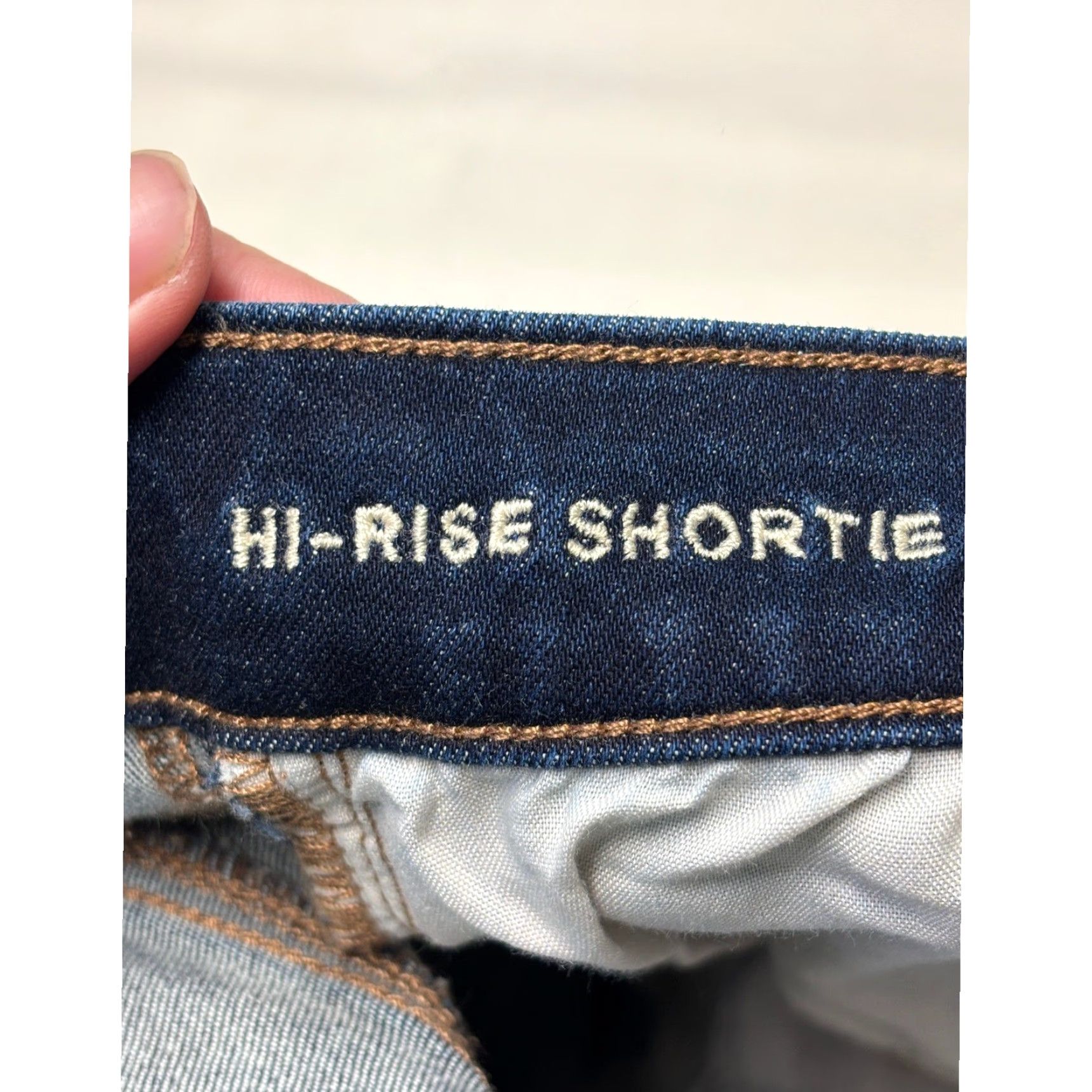 American Eagle Outfitters NWT American Eagle Hi-Rise Shortie Distressed Denim Shorts Dark Wash Sz 2 W28 L2 Size 27" / US 4 / IT 40 - 7 Thumbnail