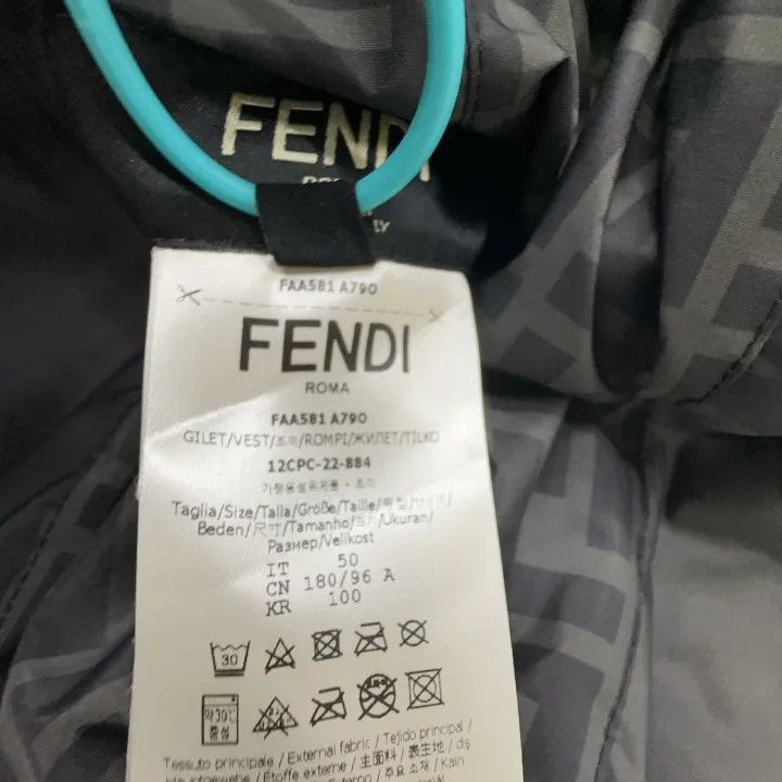 Fendi Fendi Logo Print Reversible Sleeveless Puffer Vest -2507 Size US L / EU 52-54 / 3 - 3 Thumbnail