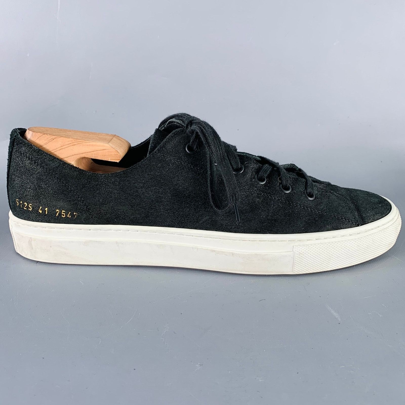 Common Projects COMMON PROJECTS Size 8 Black Suede Low Top Sneakers Size US 8 / EU 41 - 3 Thumbnail