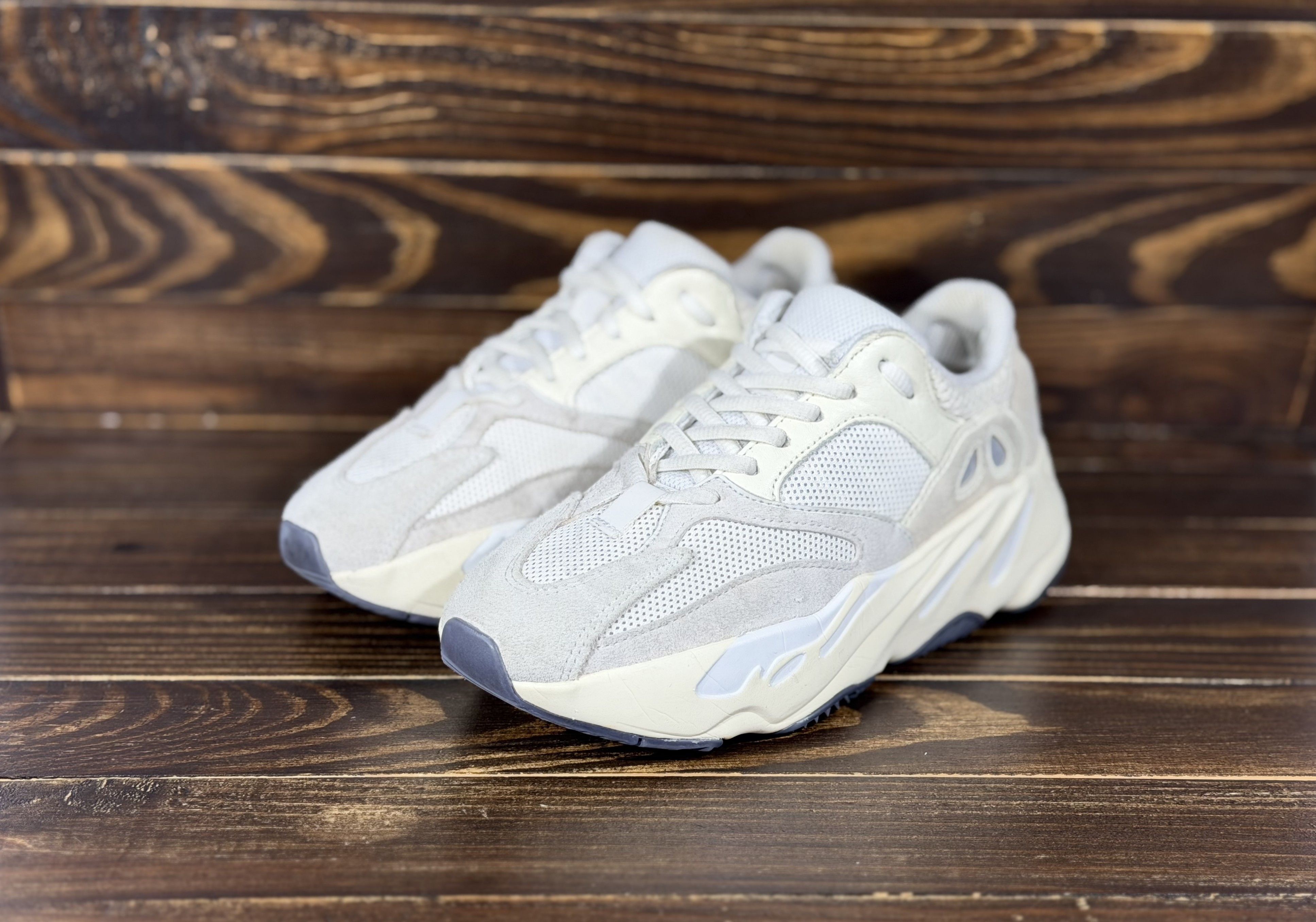 Adidas ADIDAS Yeezy Boost 700 "Analog" Men's/Kids Sneakers Size US 5 / EU 37 - 18 Thumbnail