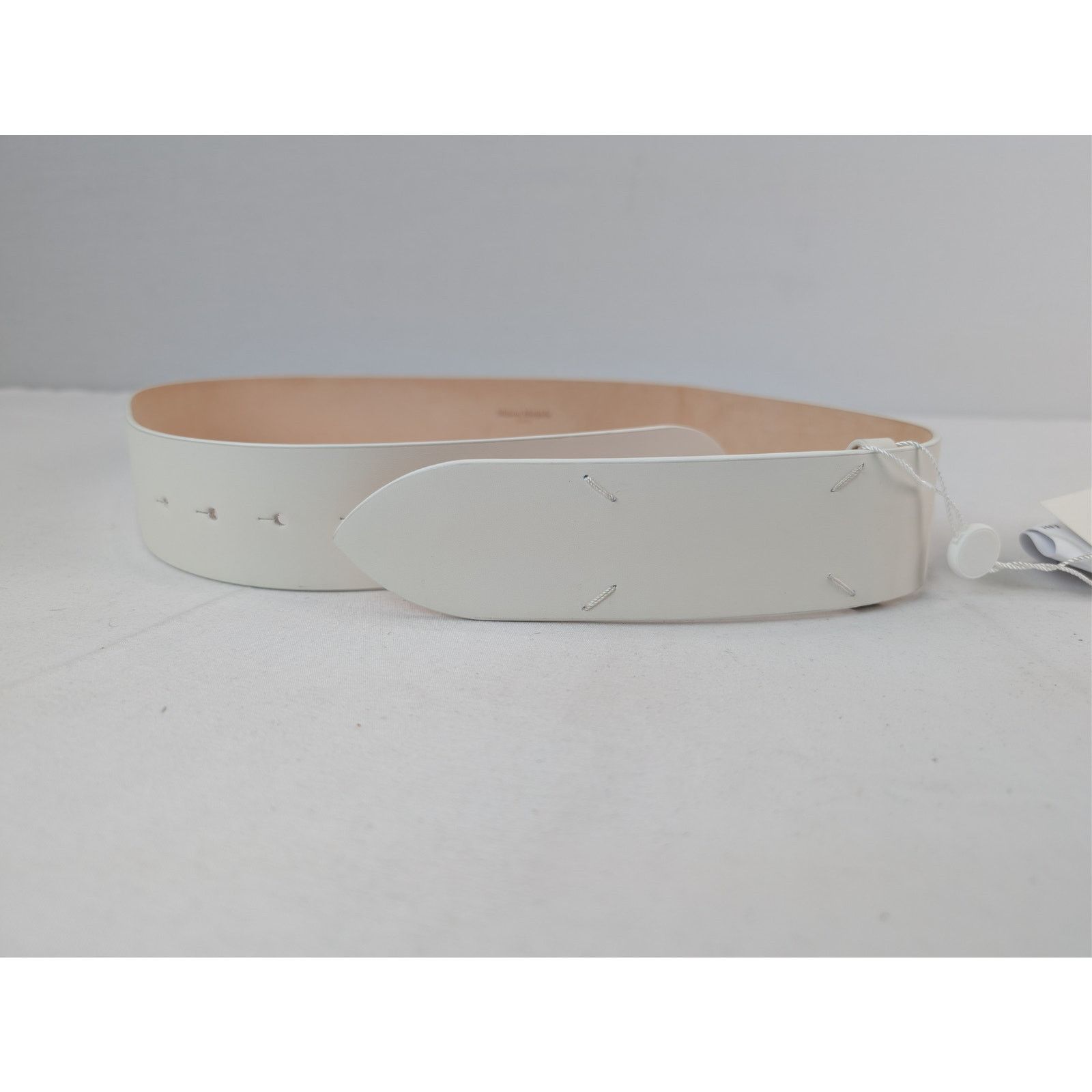 Maison Margiela o1rshd1 Size: 90 / Four Stitches Leather Belt in White Size 36 - 6 Thumbnail