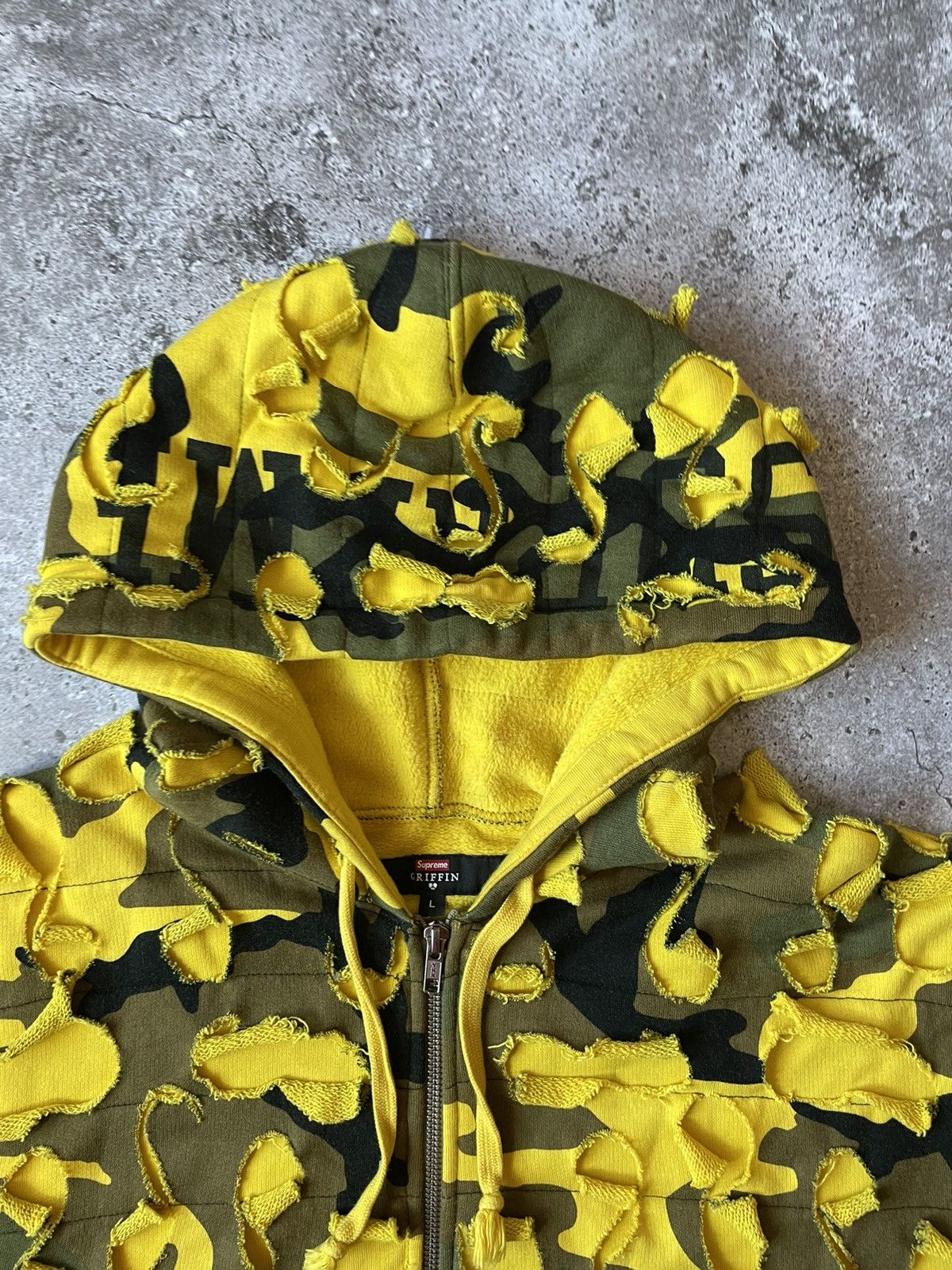 Griffin × Supreme Supreme x Griffin “camo” zip up hoodie Size US L / EU 52-54 / 3 - 4 Thumbnail