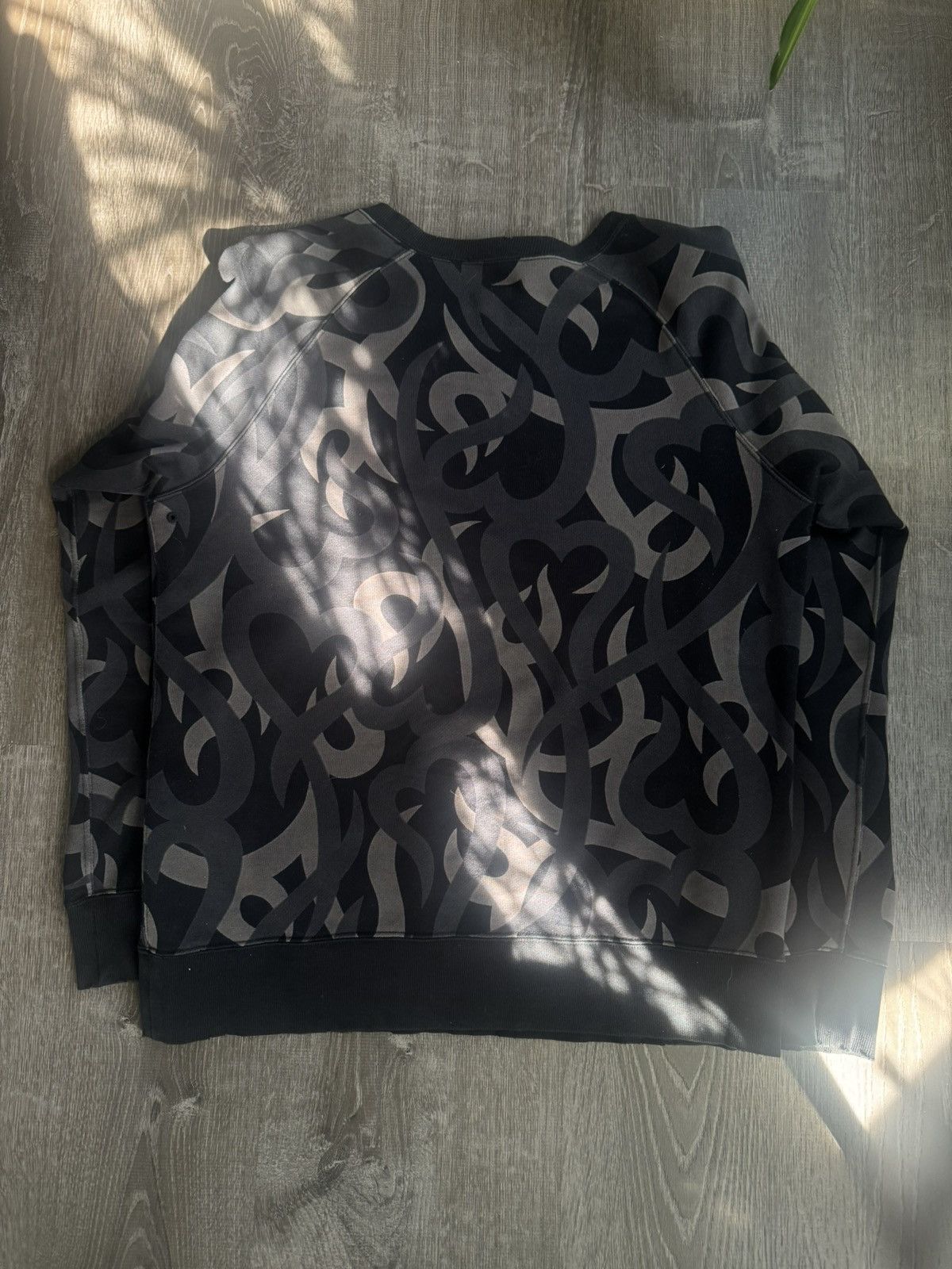 Number (N)ine Number (N)ine 04 Black Tribal Crewneck Size US S / EU 44-46 / 1 - 2 Thumbnail