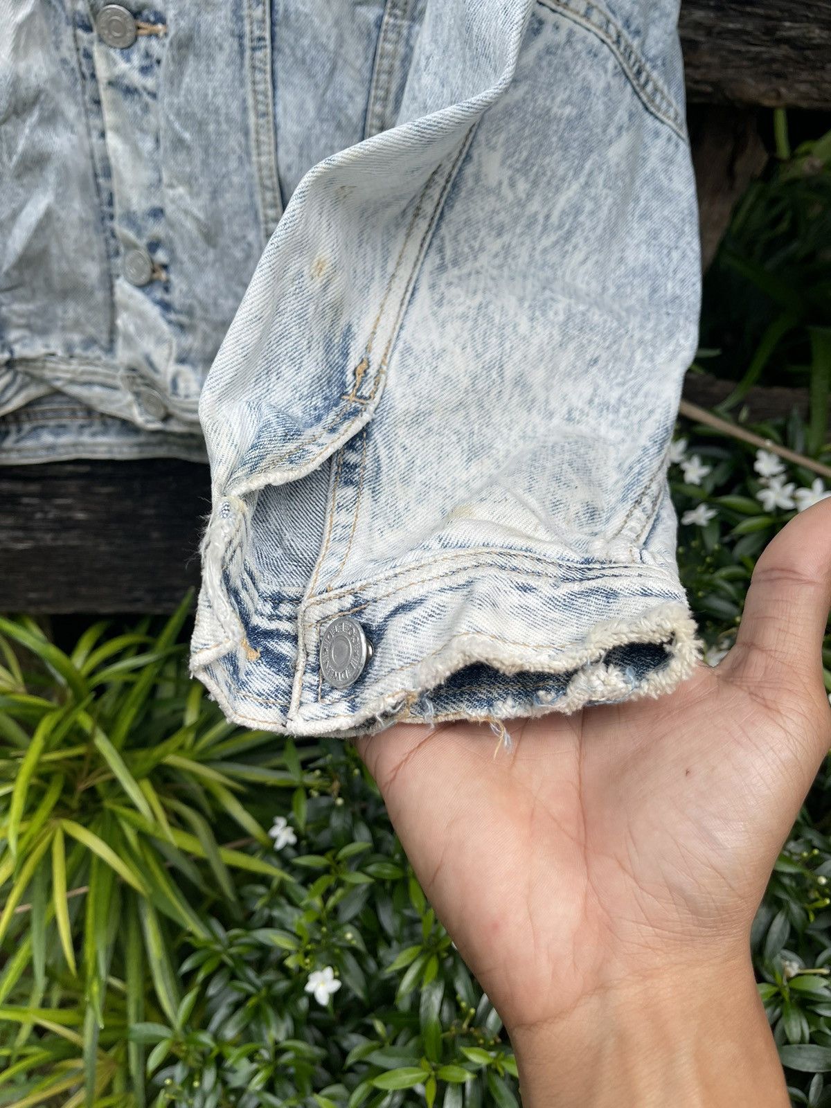 Edwin Vintage Edwin Acid Wash Denim Jacket Made in Japan (Size L) Size US L / EU 52-54 / 3 - 7 Thumbnail