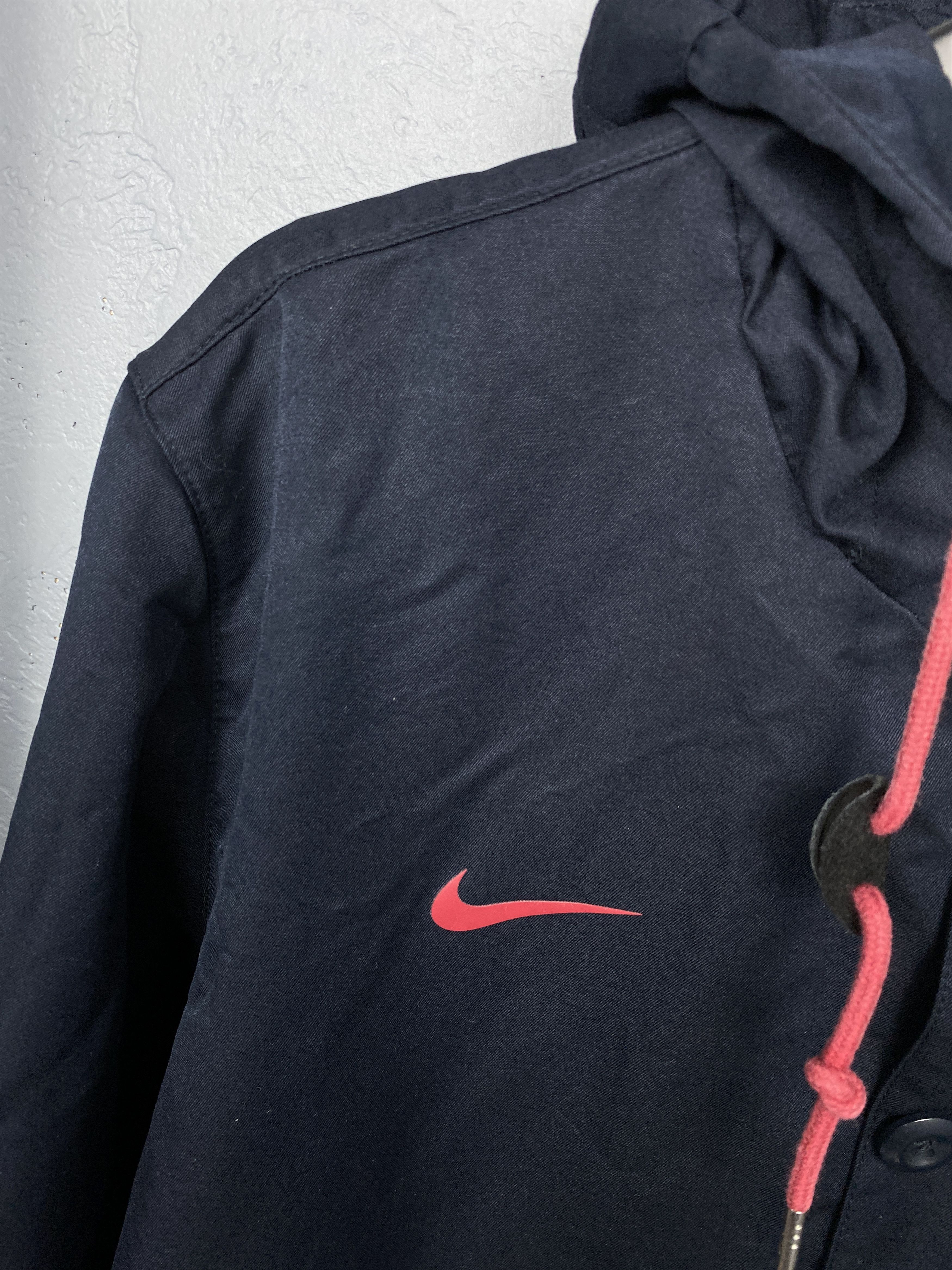 Nike Nike F.C. Barcelona Vintage Mens Football Jacket Size US L / EU 52-54 / 3 - 4 Thumbnail