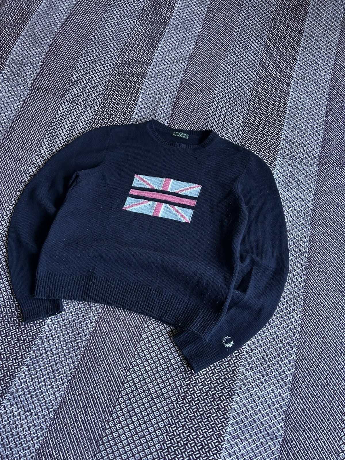 Fred Perry Vintage Fred Perry Big Logo Sweater Women Casual Style Sz M Size M / US 6-8 / IT 42-44 - 2 Thumbnail