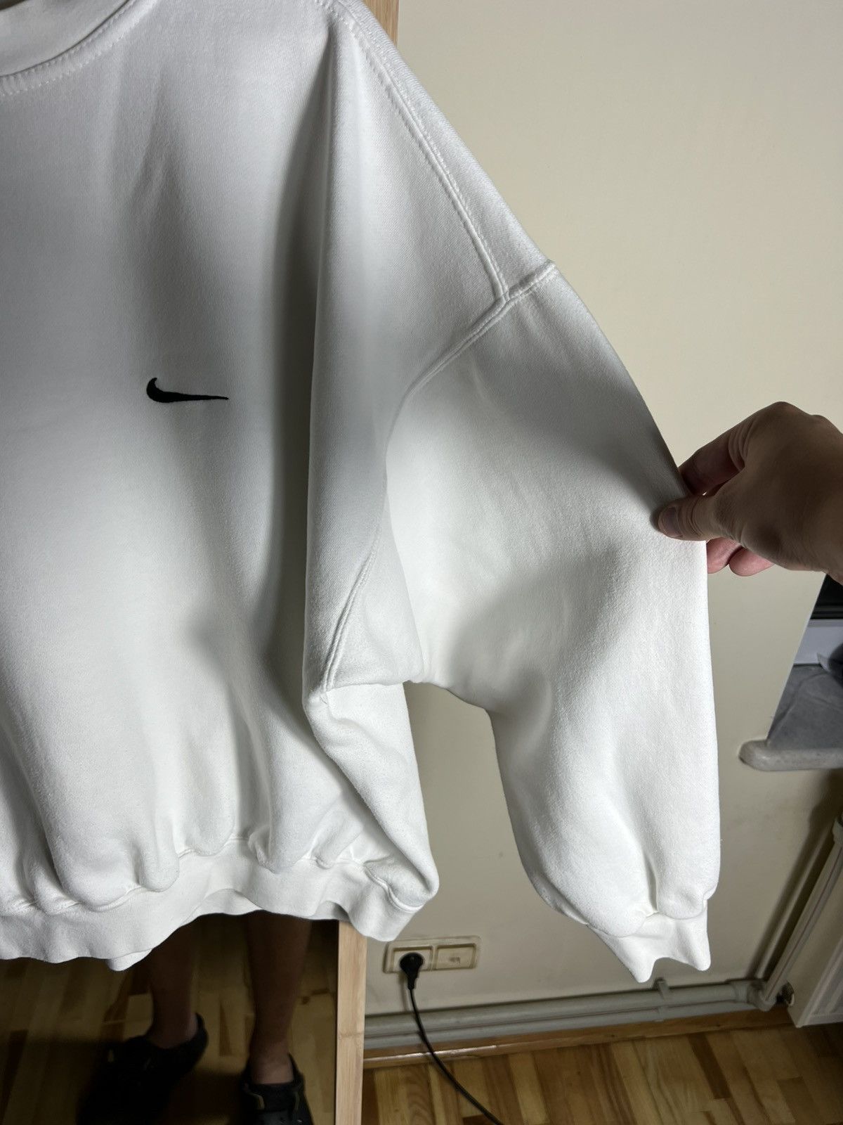 Nike Vintage Nike Small Swoosh Oversized Sweatshirt Y2K USA Size US L / EU 52-54 / 3 - 12 Thumbnail