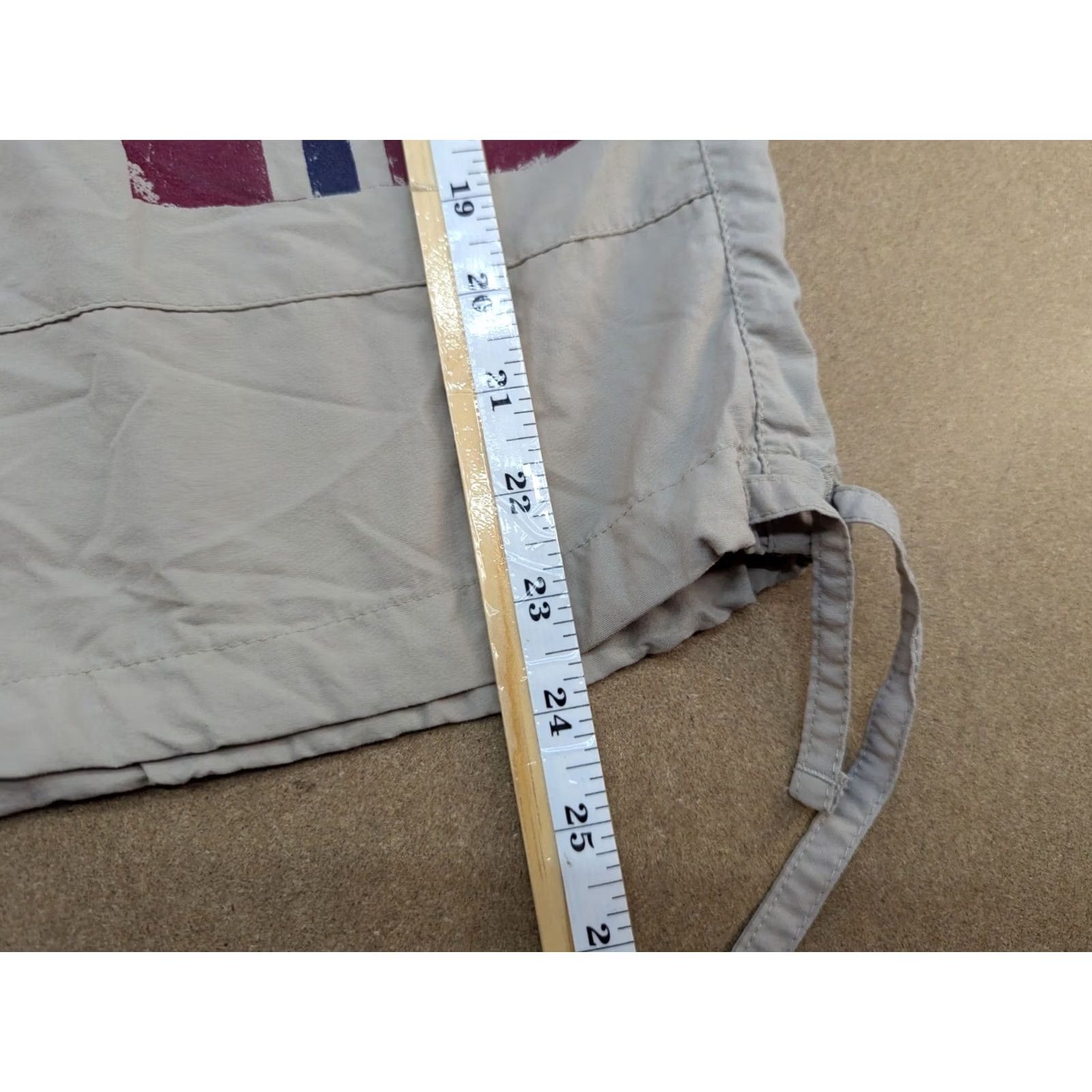 Napapijri Napapijri Shorts Mens Size 54 Beige Outdoor Hiking Mountain Trekking Bermuda Casual Travel Pockets Quick Dry 1990s Mens Size US 38 / EU 54 - 7 Thumbnail