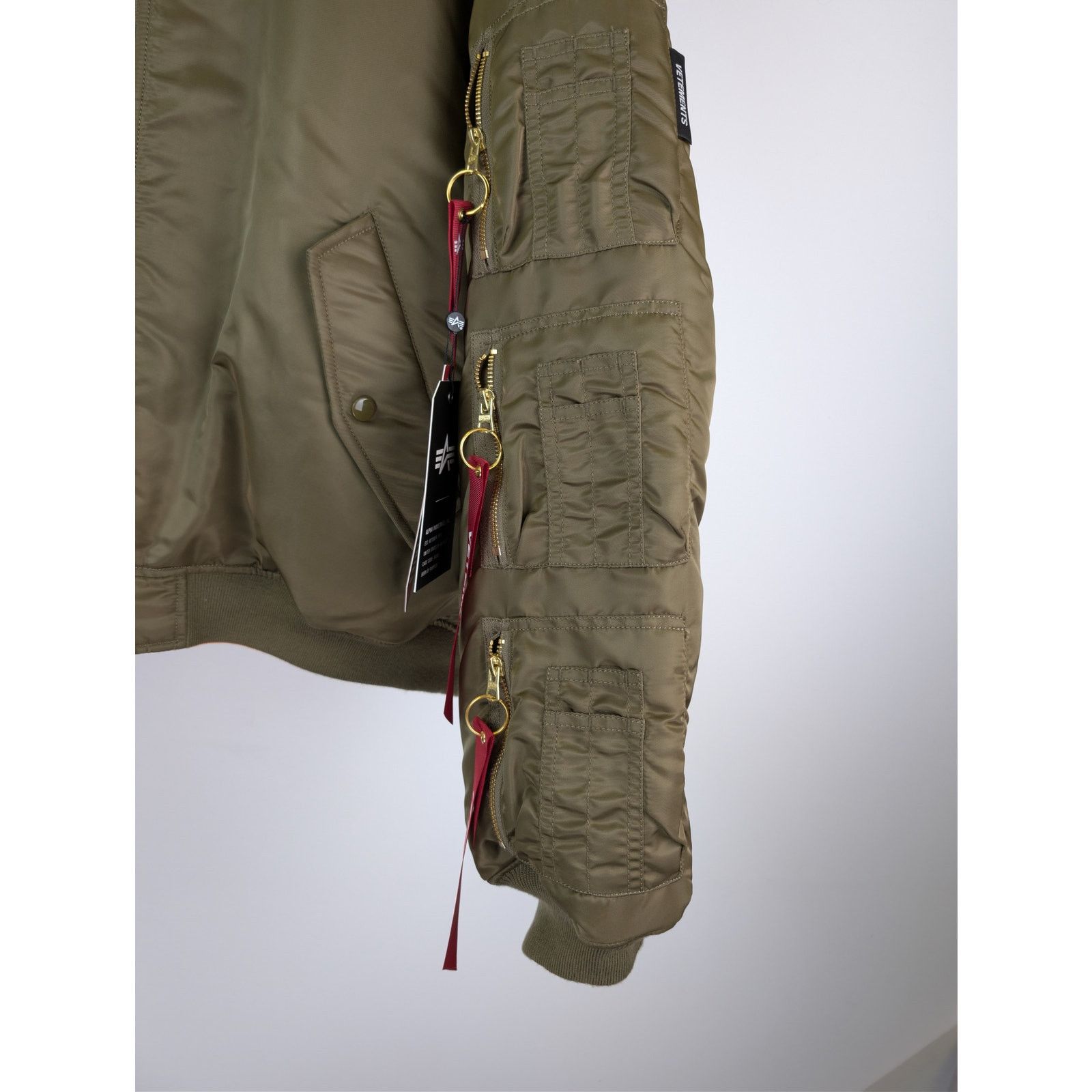 Vetements o1rshd1 Cargo Bomber Jacket in Green Size US M / EU 48-50 / 2 - 5 Thumbnail