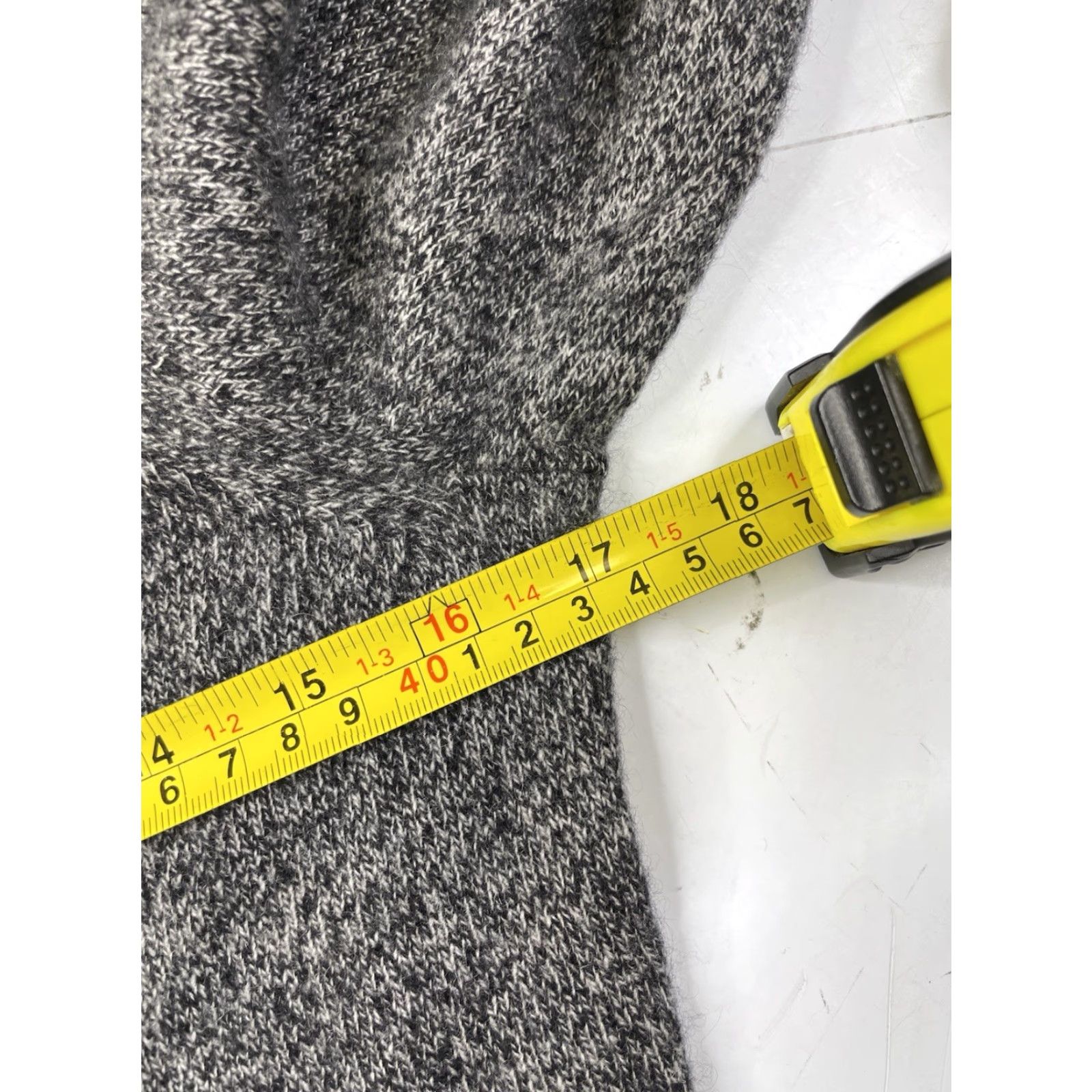 AQUA AQUA Women's 100% Cashmere Sweater Long Sleeve Crew Neck Gray S Lightweight Knit Pullover Casual Size S / US 4 / IT 40 - 6 Thumbnail
