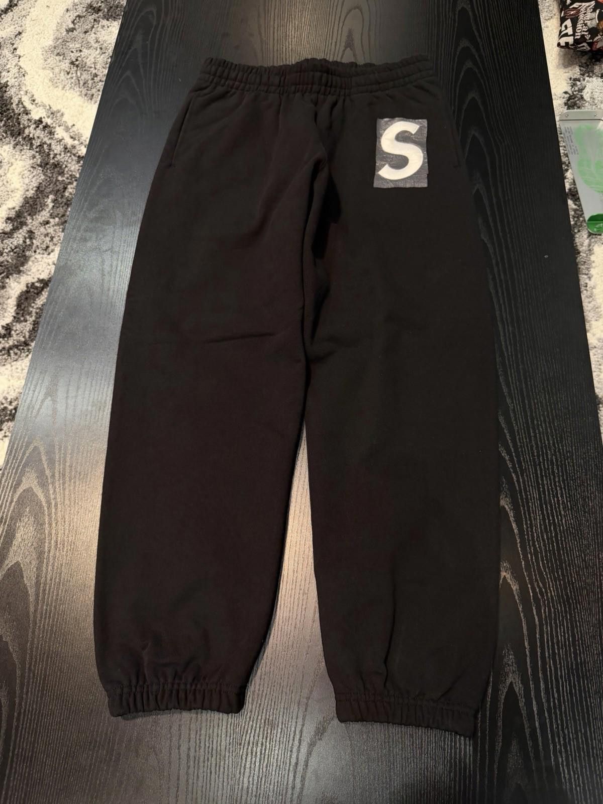 Supreme Supreme S Logo Sweatpants Black (SS25) Brand New Size Small Size US 30 / EU 46 - 2 Thumbnail