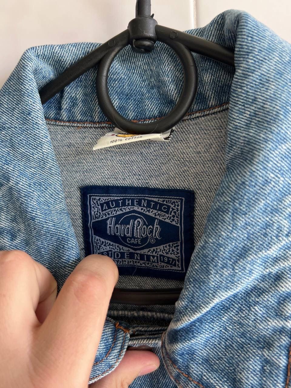 Vintage Vintage 1990s Hard Rock Cafe Beijing China Denim Jacket S Size US S / EU 44-46 / 1 - 14 Thumbnail