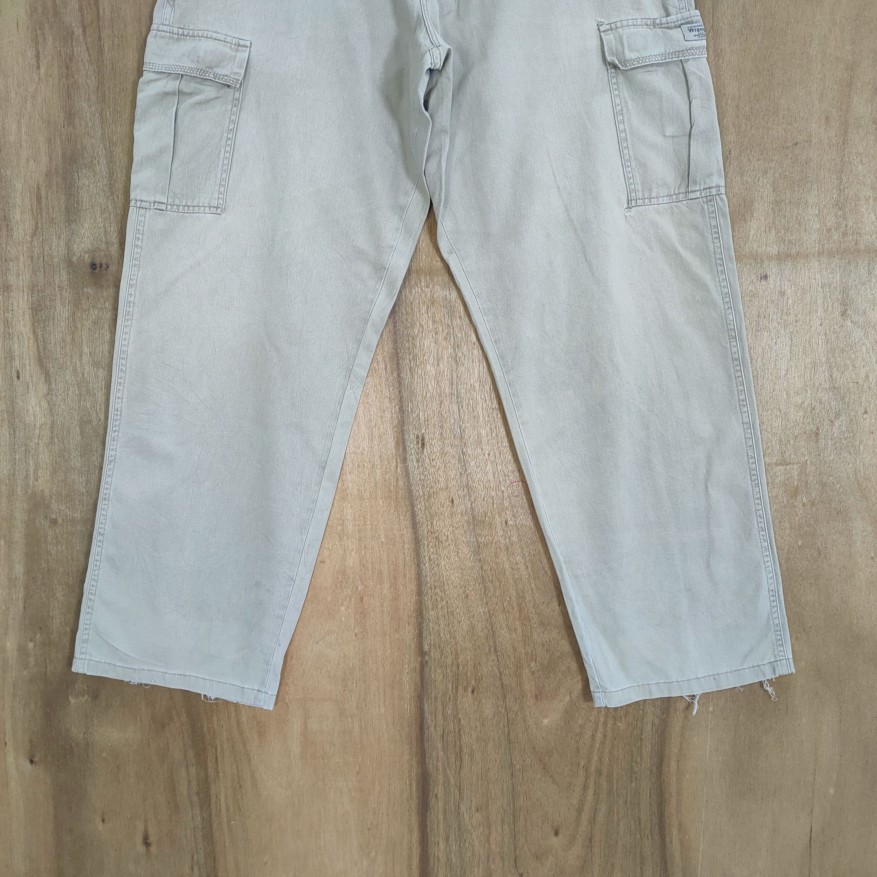 Wrangler VINTAGE WRANGLER DISTRESSED CARGO PANTS Size US 36 / EU 52 - 6 Thumbnail