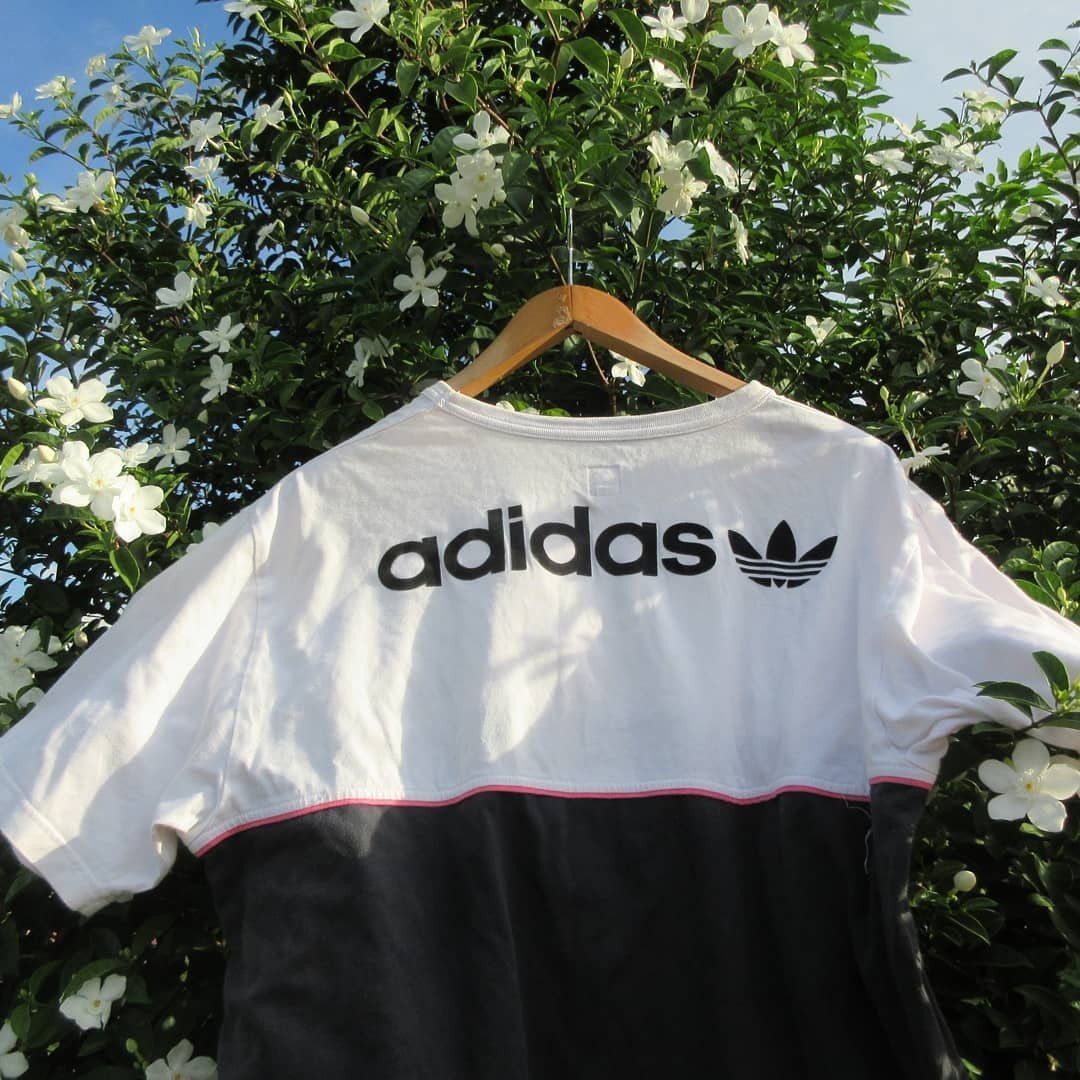 Adidas Adidas Originals Iconic T Shirt Big Logo backprint Two Tone Size US L / EU 52-54 / 3 - 5 Thumbnail