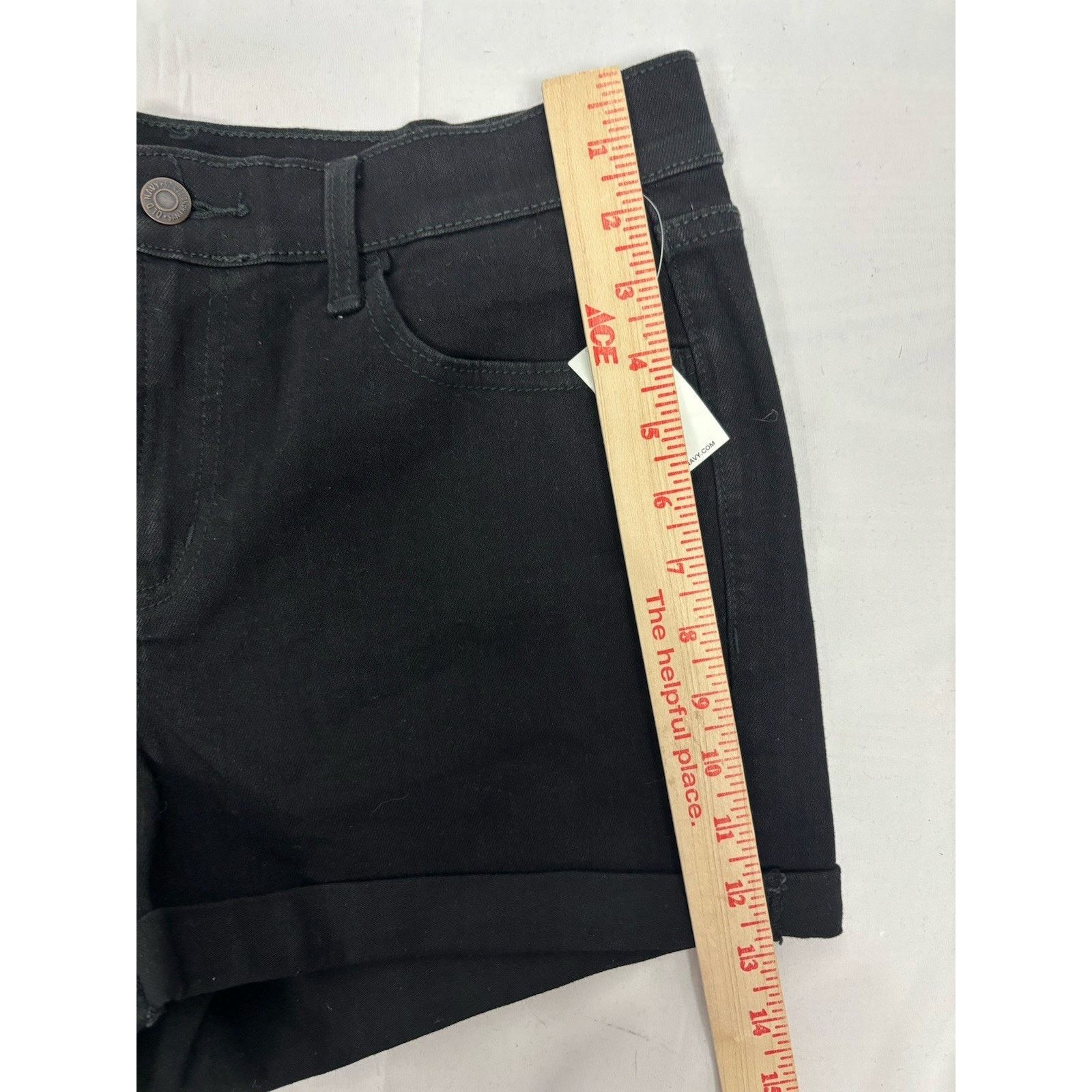 Old Navy NWT Old Navy Women 6 Cuffed Black Denim Jean Shorts Size 28" / US 6 / IT 42 - 3 Thumbnail