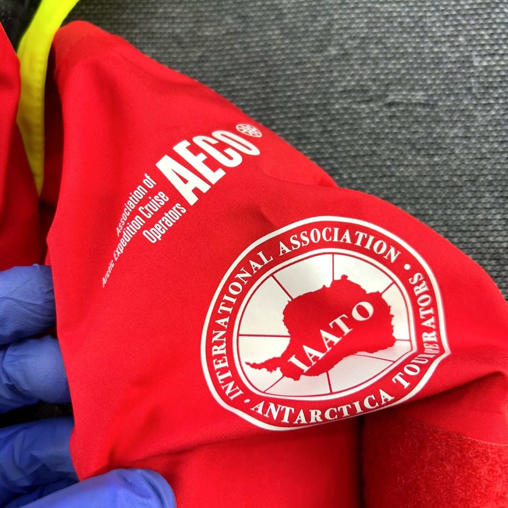 Helly Hansen Helly Hansen Hurtigruten Jacket Red Small Waterproof Antarctica Expedition Mens Size US S / EU 44-46 / 1 - 7 Thumbnail