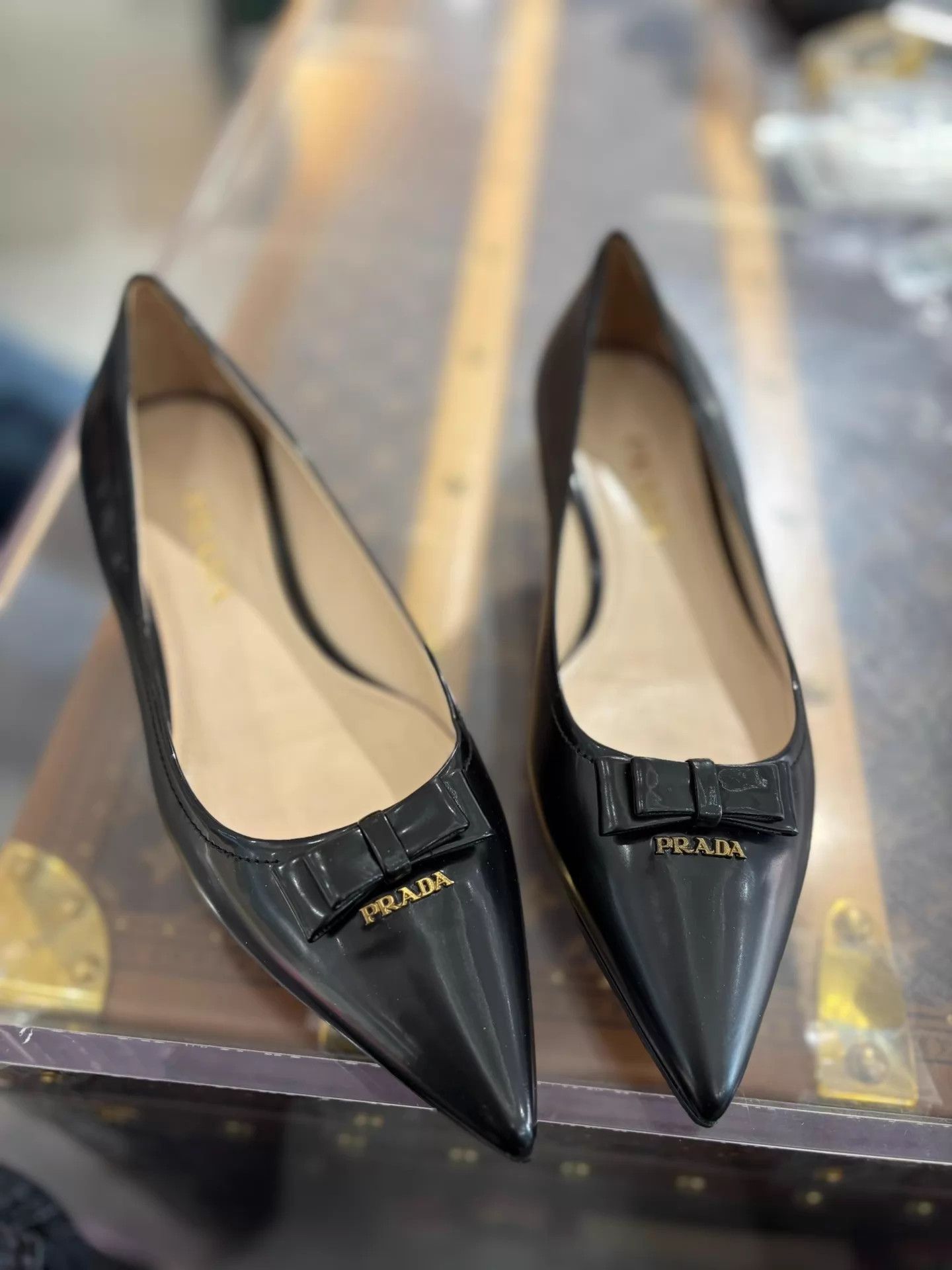 Prada Prada Black Pointed Toe Bow Slip-On 36 Size US 5.5 / IT 35.5 - 1 Thumbnail
