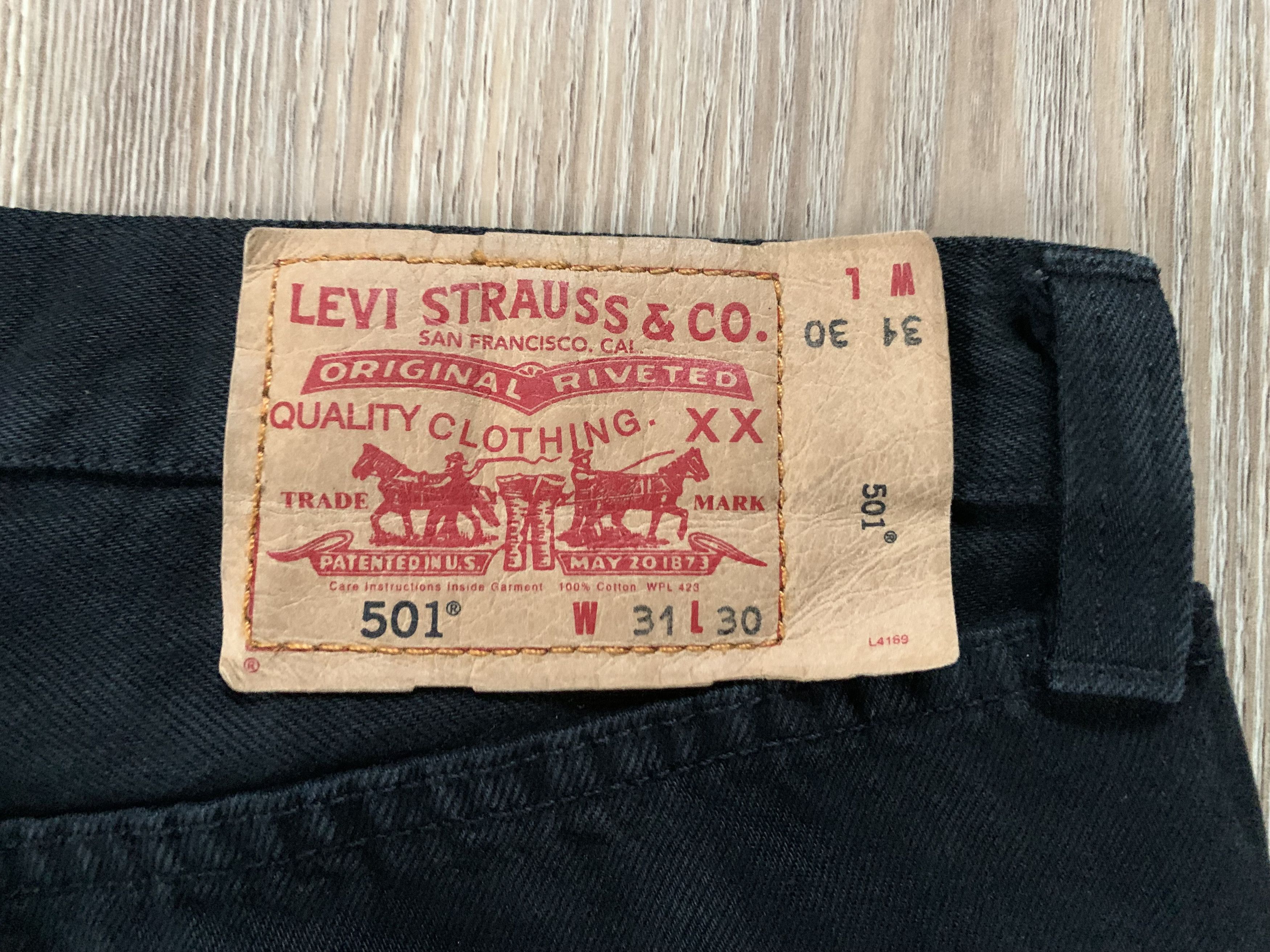 Levi's Levi's 501 Black Denim Jeans Size US 31 - 7 Thumbnail