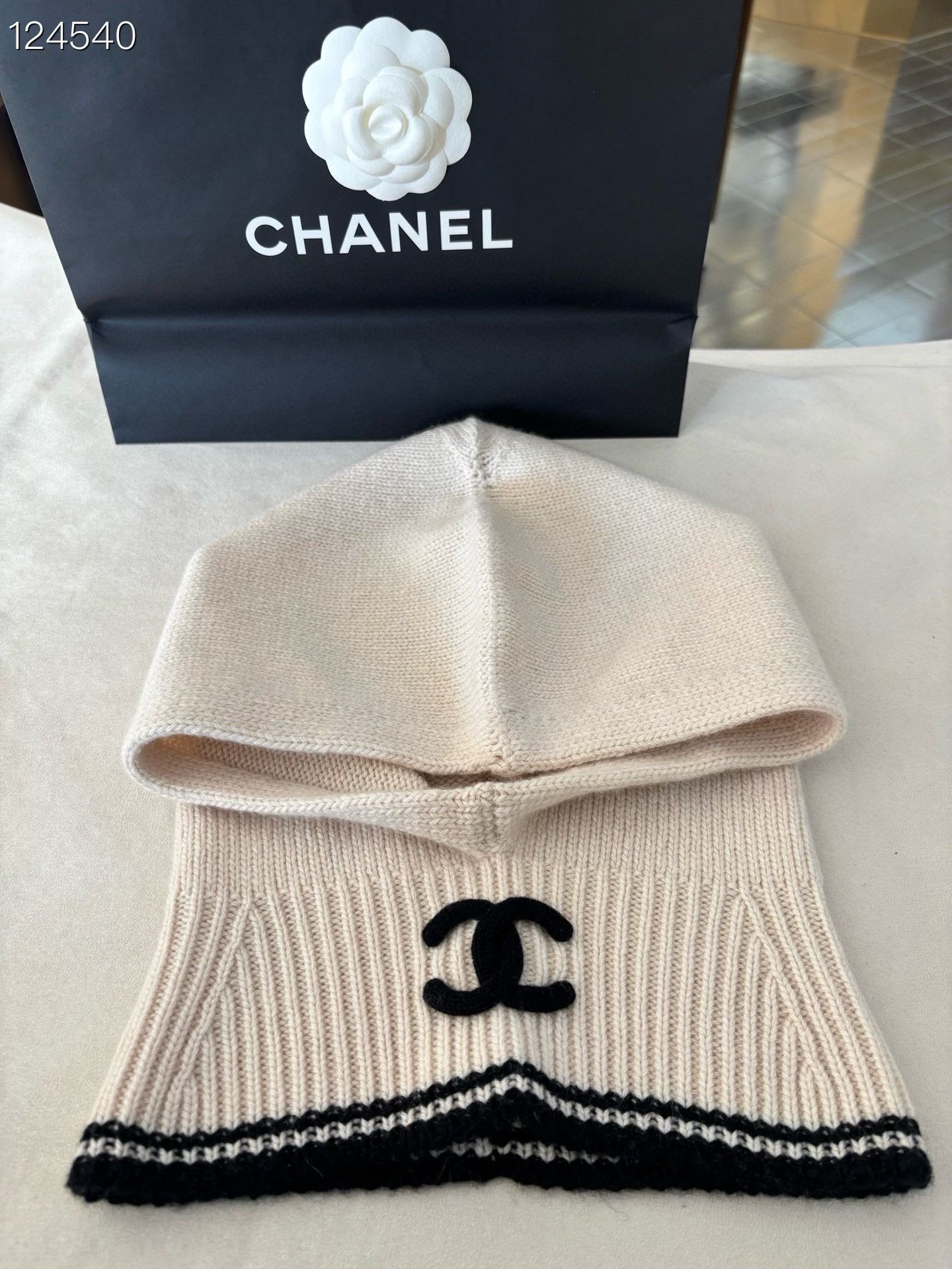Chanel Chanel 25B Balaclava Size ONE SIZE - 1 Thumbnail