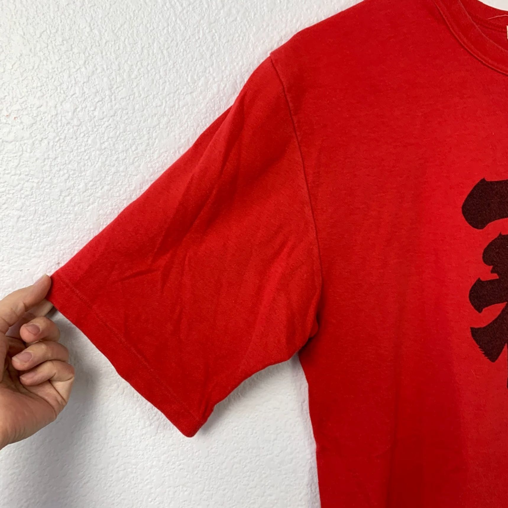 Vintage VINTAGE Kotobuki T-Shirt Men Red 100% Cotton Short Sleeve Round Neck 35" Chest Logo All Seasons Easy Care Regular Size M Vintage: Yes Size US M / EU 48-50 / 2 - 2 Thumbnail