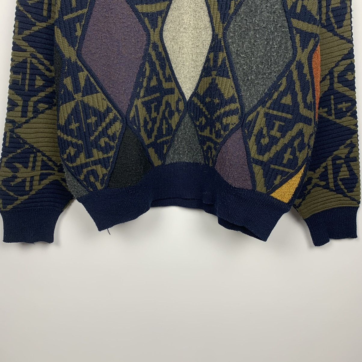 Carlo Colucci Vintage Carlo Colucci 3D Knit Wool Sweater Geometric Size 52 Size US L / EU 52-54 / 3 - 3 Thumbnail