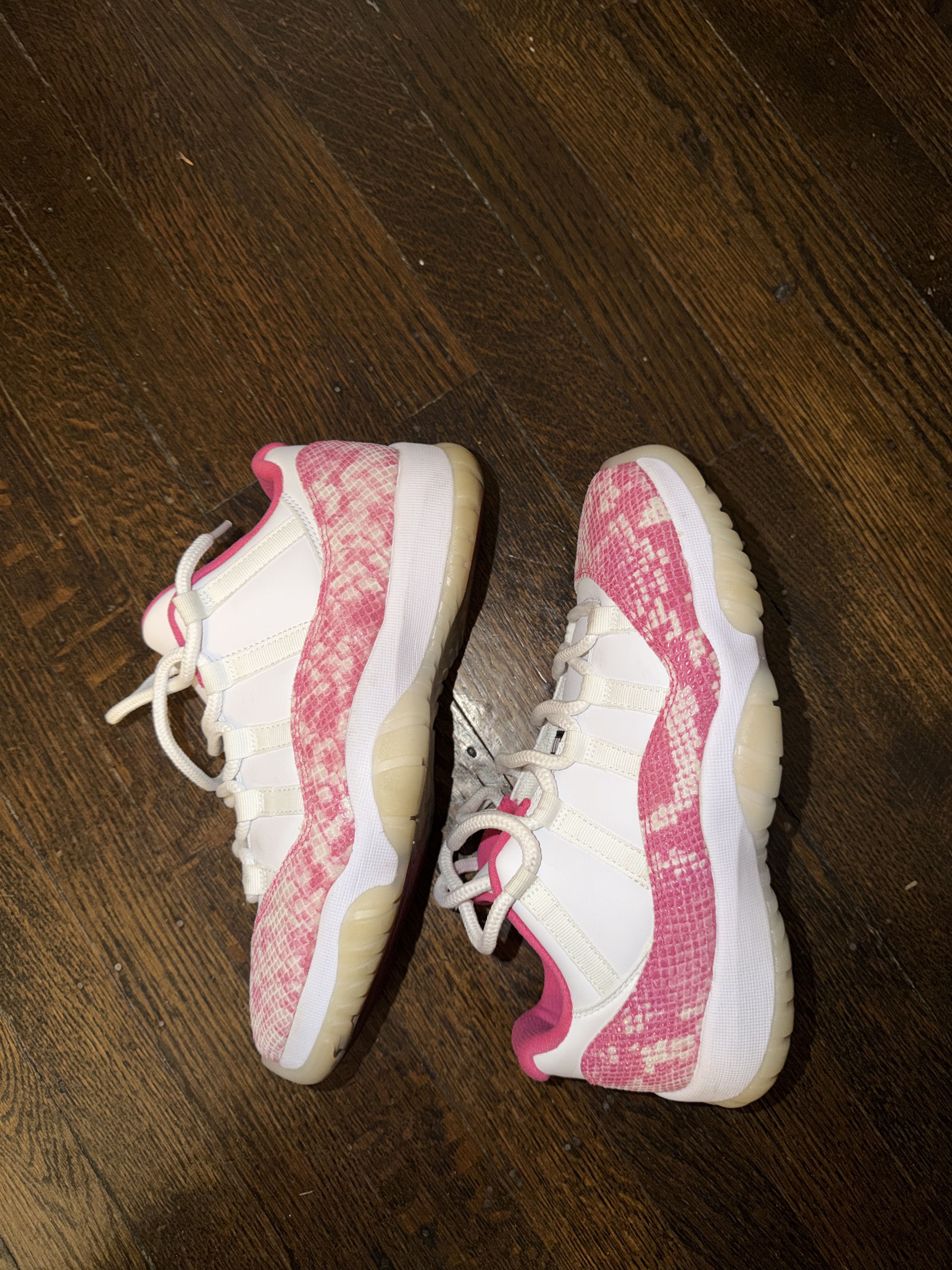 Jordan Brand Women’s Air Jordan 11 Retro Low 'Pink Snakeskin' (2018) Size US 9 / IT 39 - 2 Thumbnail