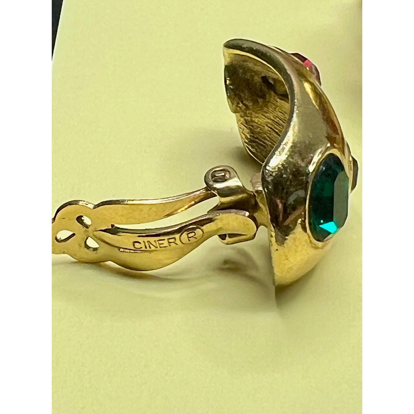 & Other Stories Ciner Moghul India Large Gripoix Gold Clip Earrings Size ONE SIZE - 10 Thumbnail