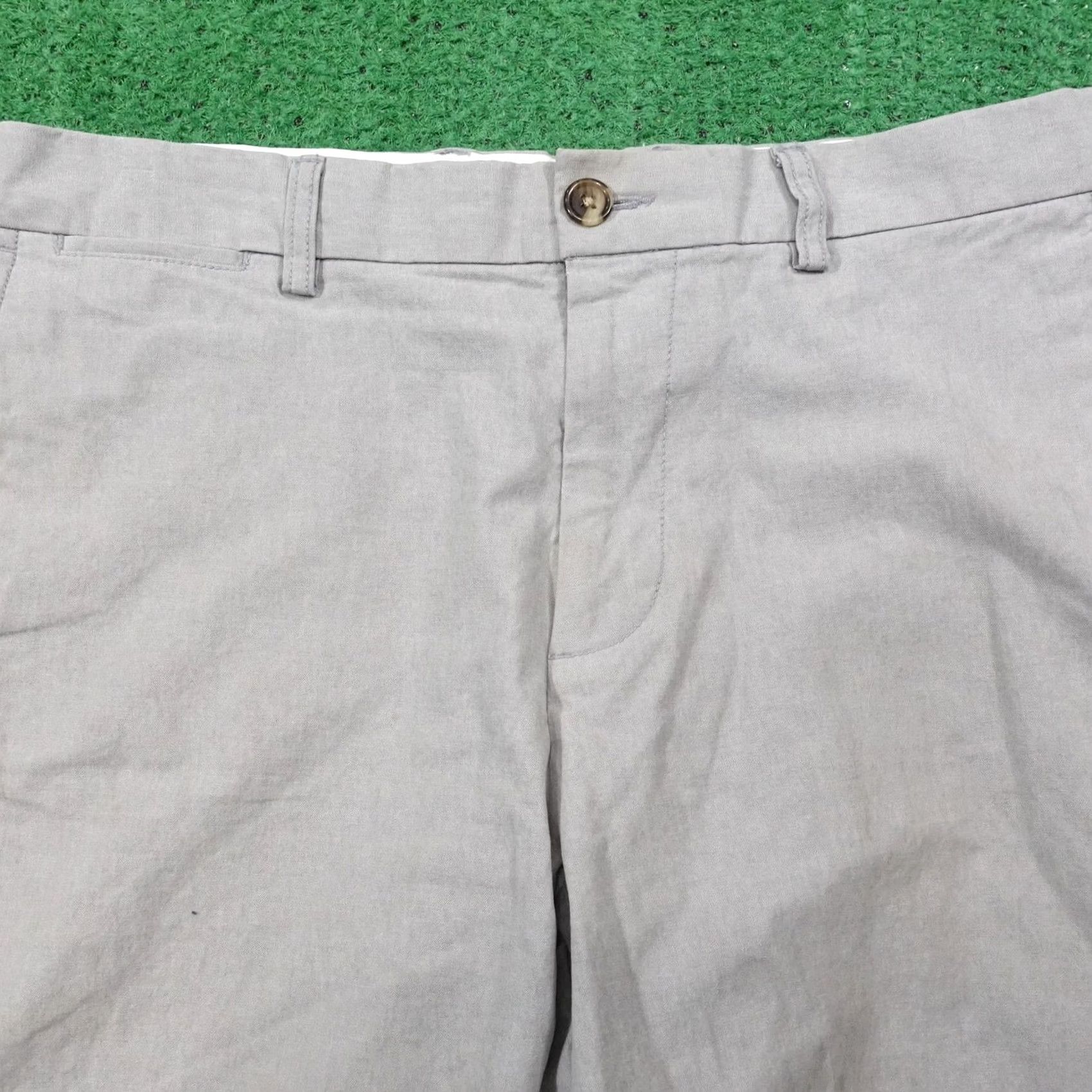 Old Navy Old Navy Shorts Mens 33 Gray Chino Cotton Spandex Ultimate Slim Built-In Flex Casual Summer Size US 33 - 2 Thumbnail
