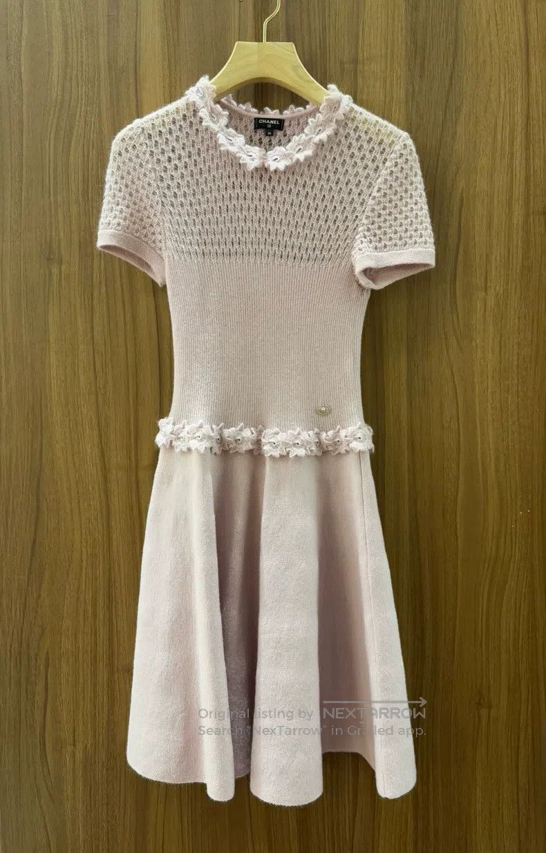 Chanel Chanel Pink knitted dress Size XS / US 0-2 / IT 36-38 - 1 Thumbnail