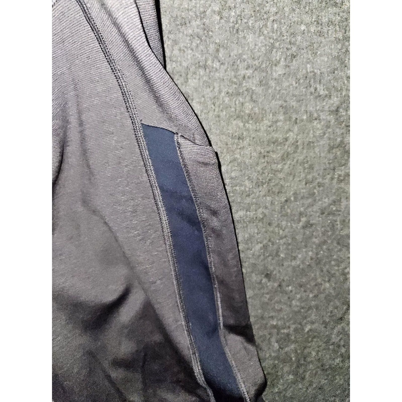Athleta Athleta Leggings Womens Medium Gray Ultimate Stash Pocket 7/8 Tight Athletic Size 32" / US 10 / IT 46 - 7 Thumbnail
