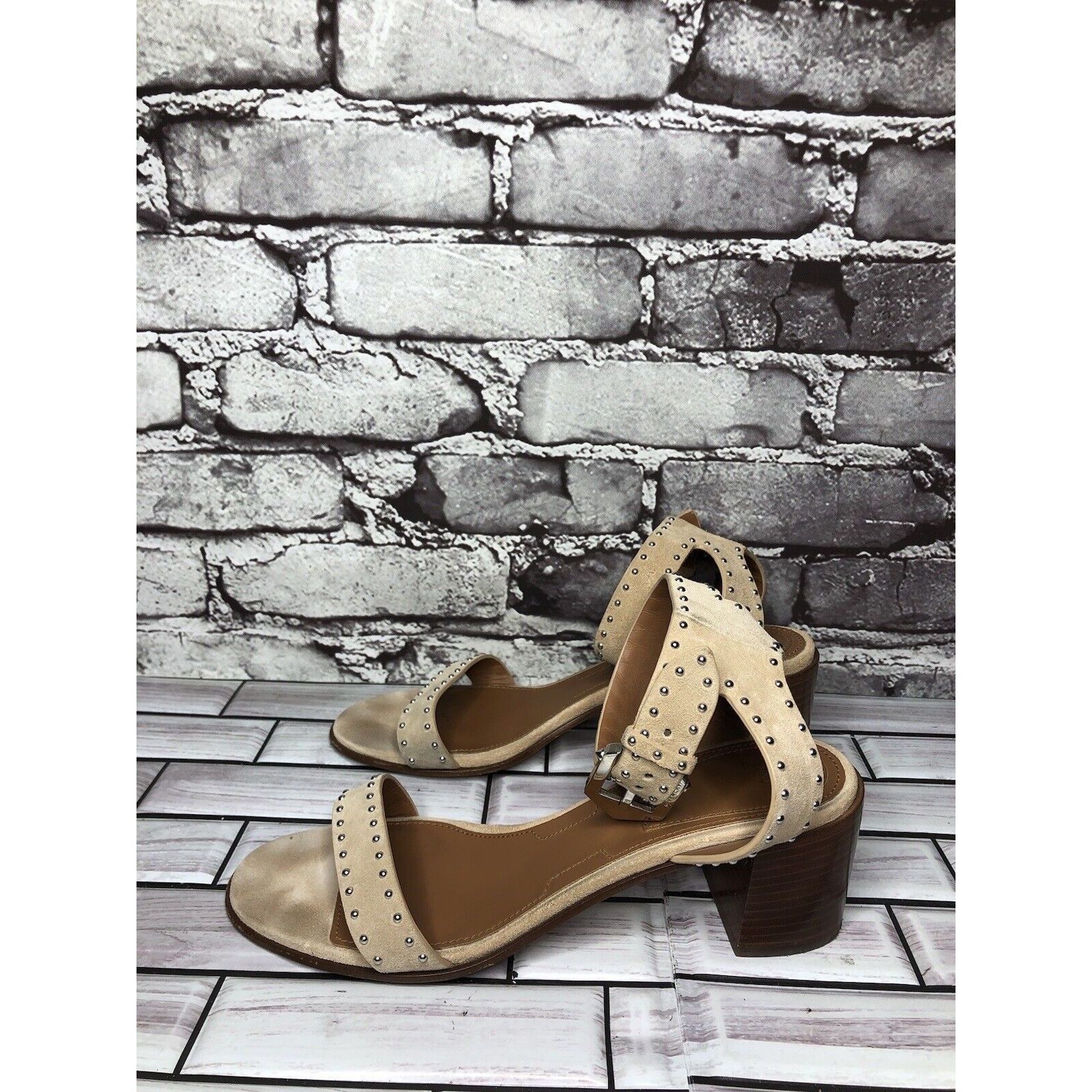 Givenchy Givenchy Beige Suede Leather Elegant Heel Studded Sandals Wo Size US 7.5 / IT 37.5 - 7 Thumbnail