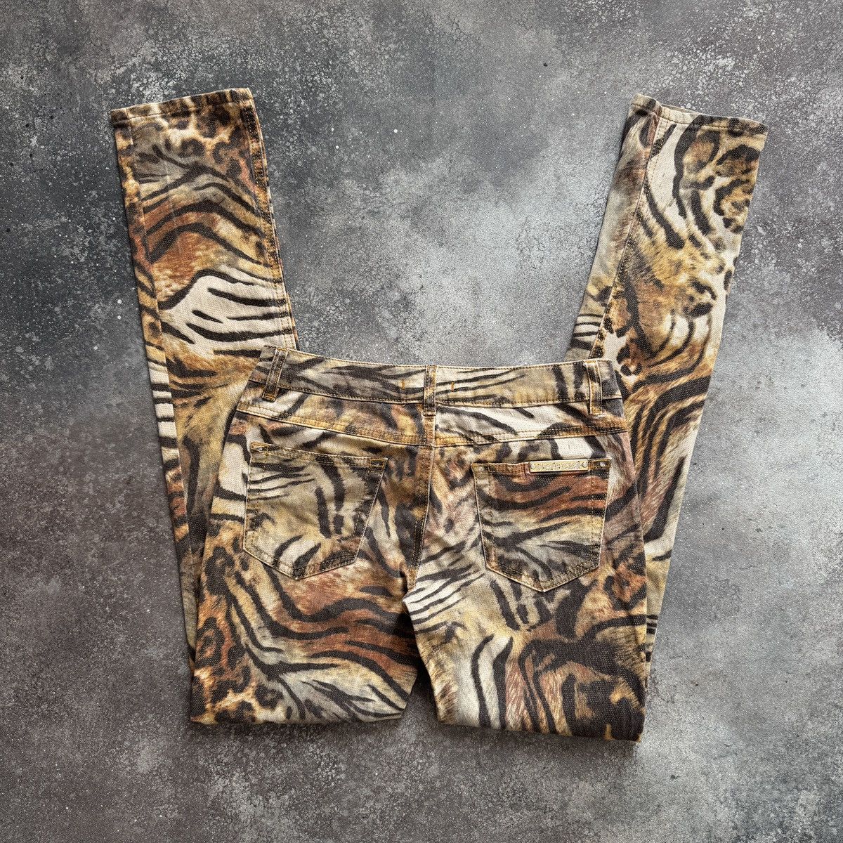 Roberto Cavalli Roberto Cavalli Vintage Y2K Tiger Print Iconic Pants Size 27" / US 4 / IT 40 - 10 Thumbnail